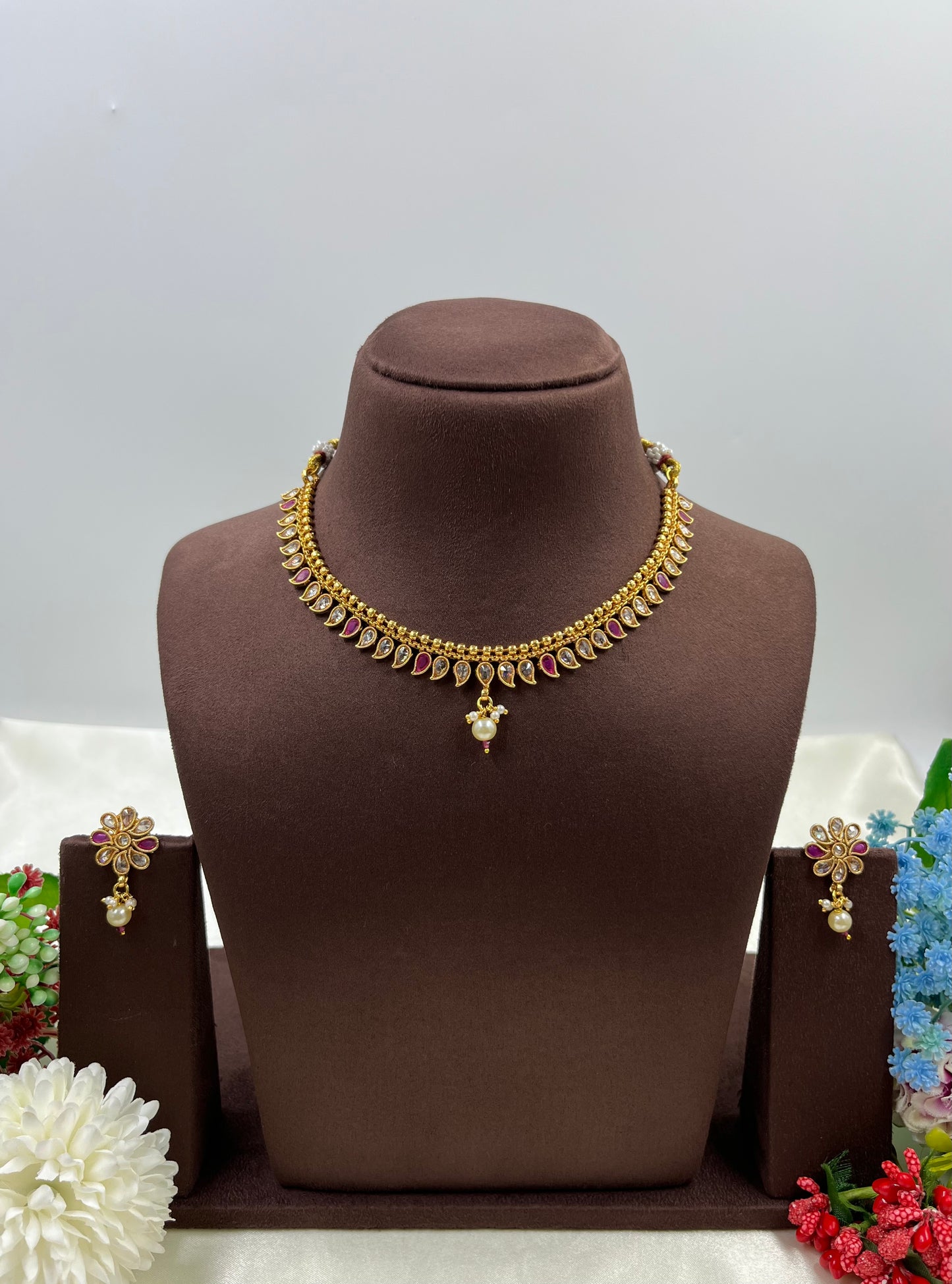 Lata Delicate Traditional Necklace