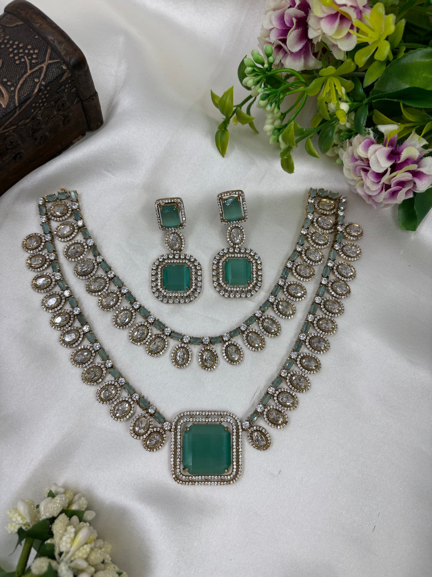 MINA VICTORIAN DOUBLE LAYERED NECKLACE SET