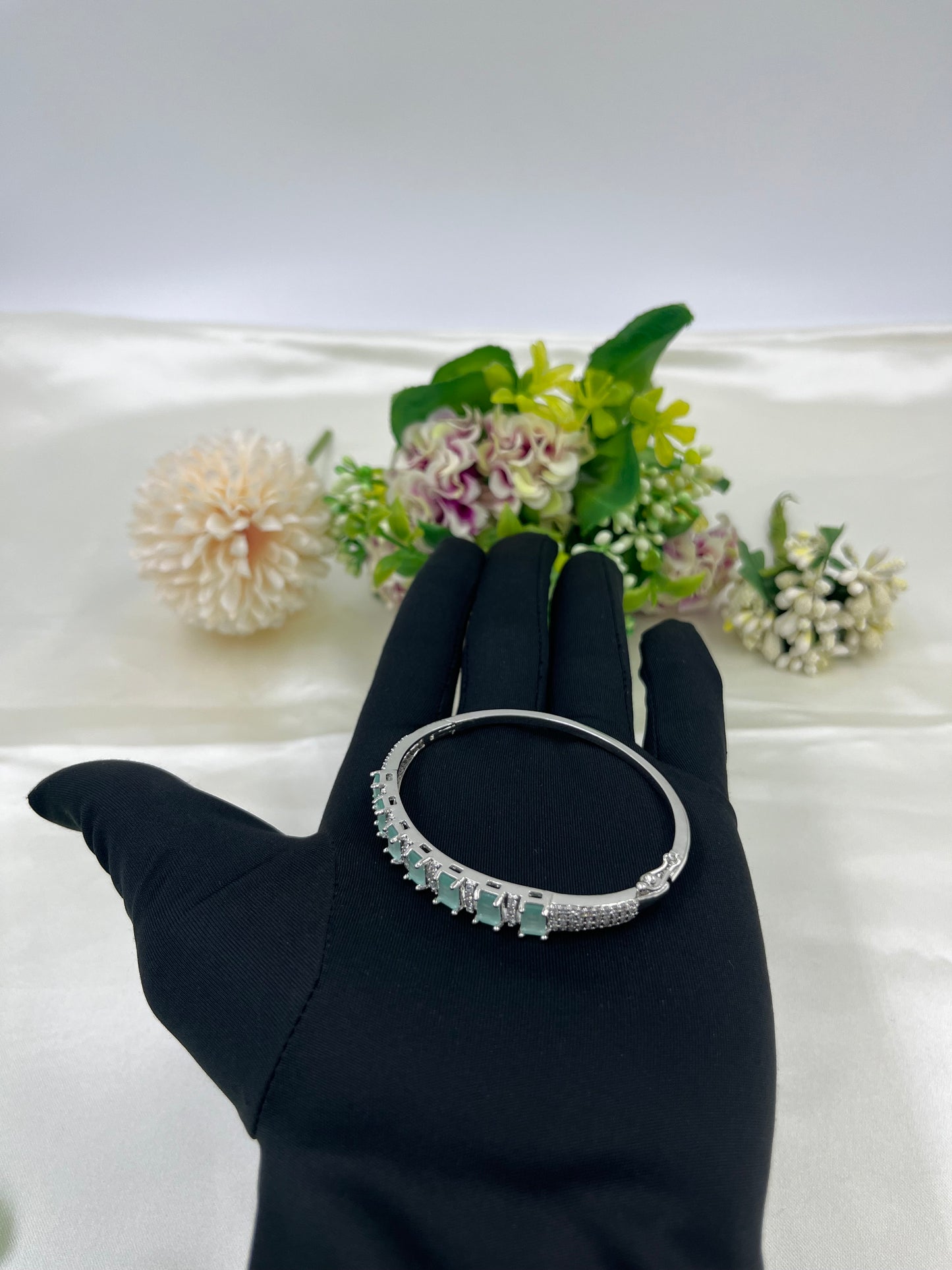 Elegant Emerald Ad Openable Kada