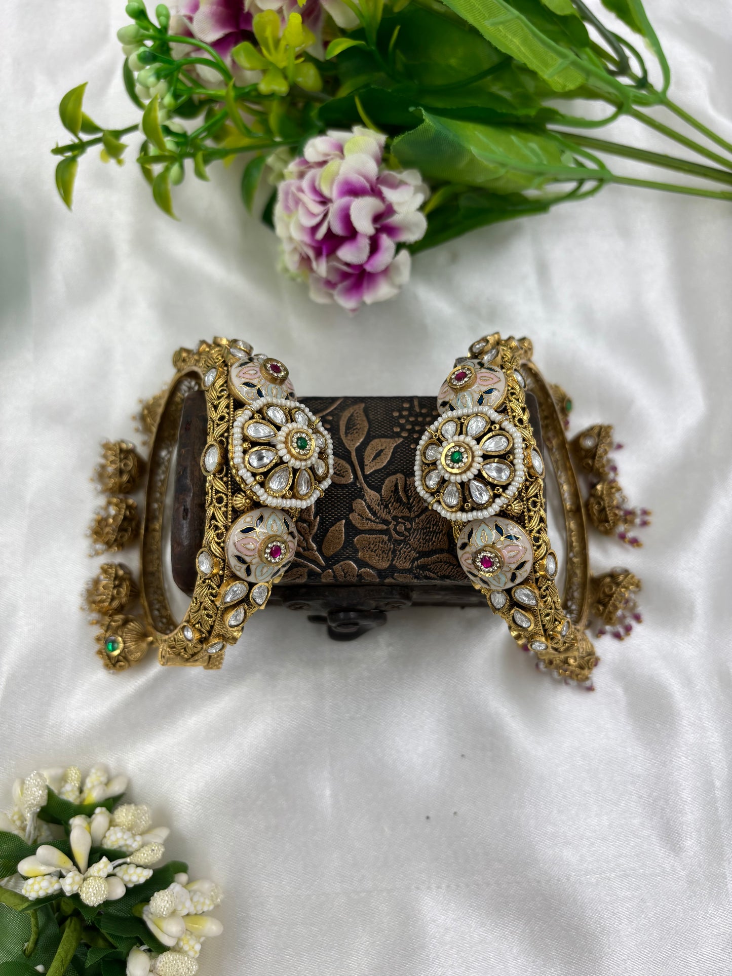 ANTIQUE GOLD PREMIUM JUMKA BANGLES SET