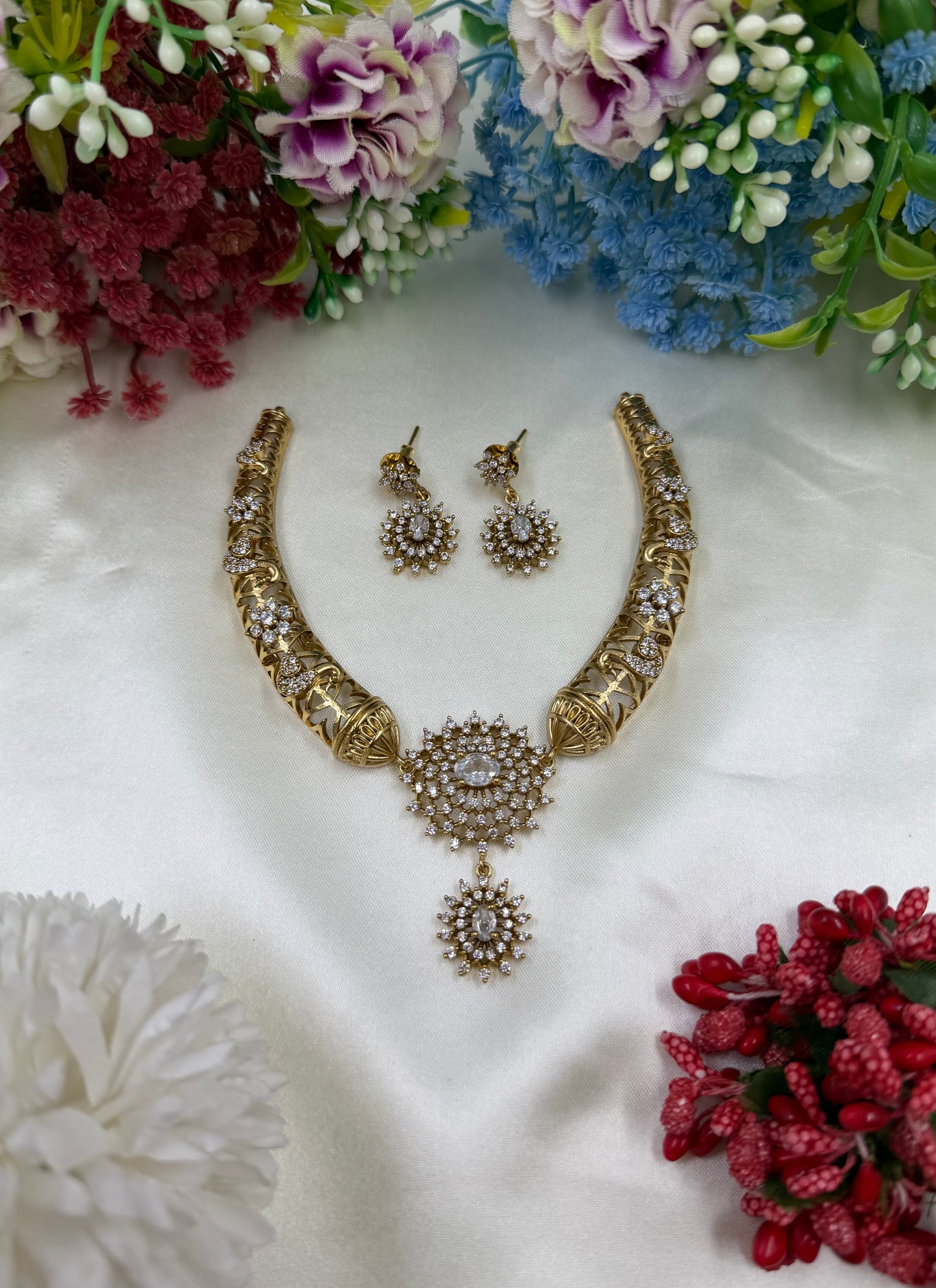 Kanika Victorian Traditional Hasli Necklace