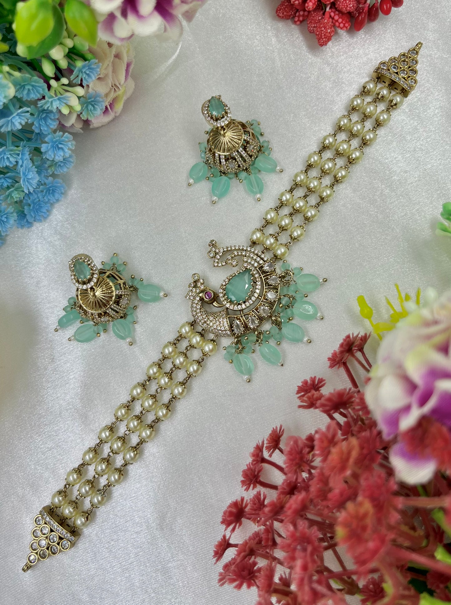 PearlAura Premium Victorian Choker