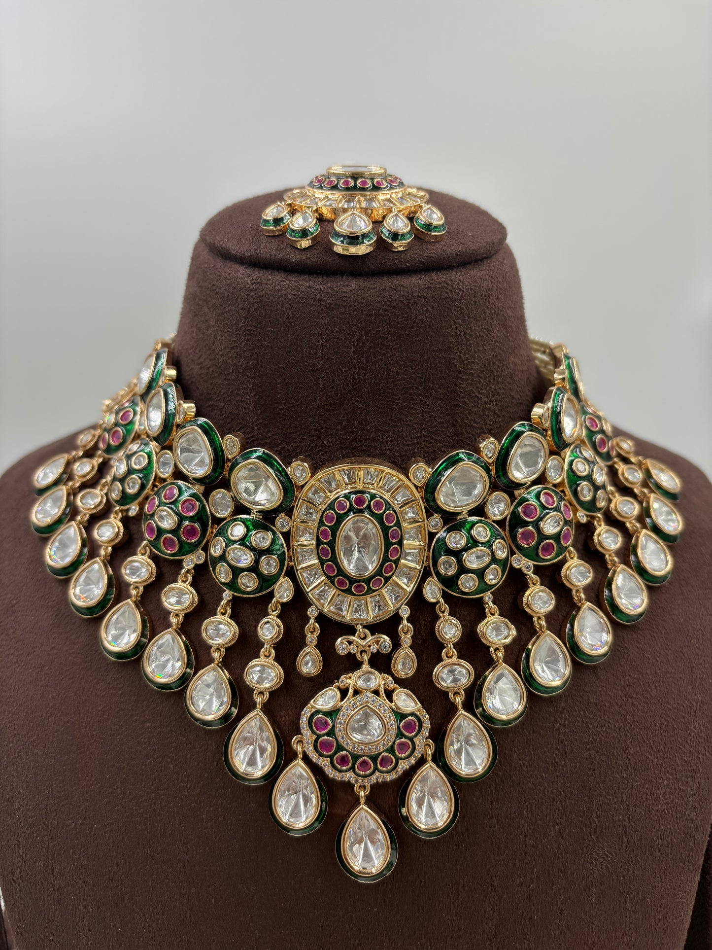 Naayab Vilasa Choker Moissanite Kundan Necklace.