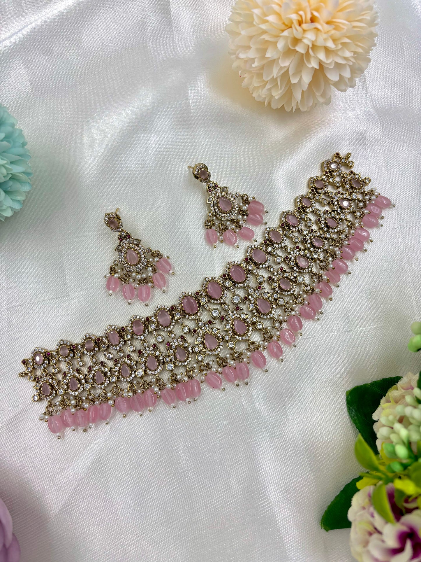 Crown of Midnight Elegance Victorian Choker Necklace.