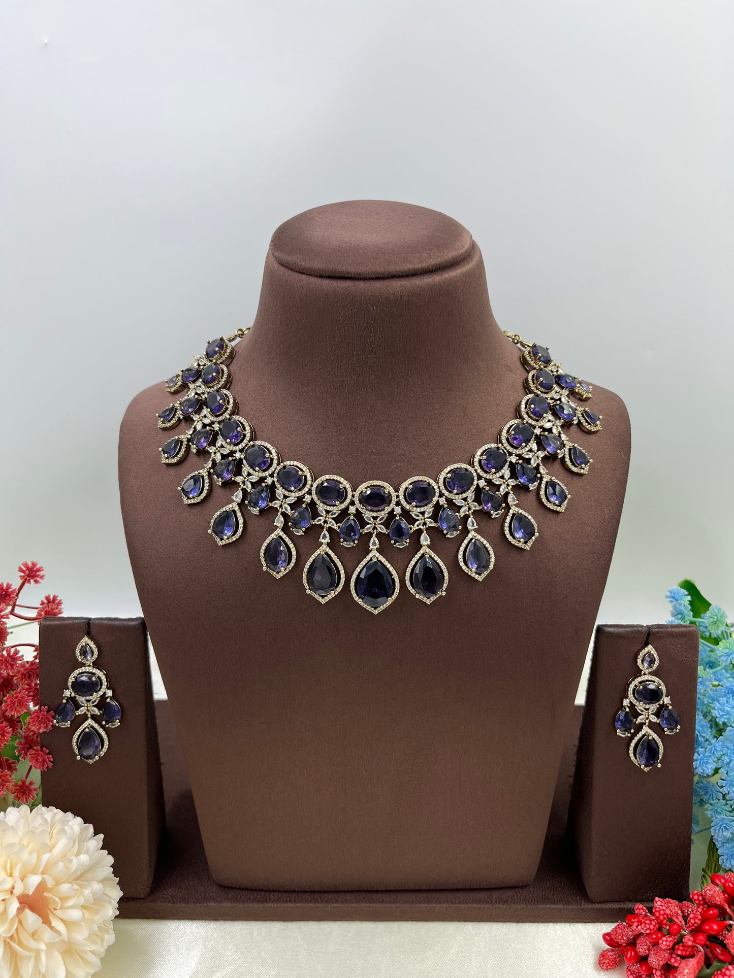 Viba Drop Victorian Necklace set