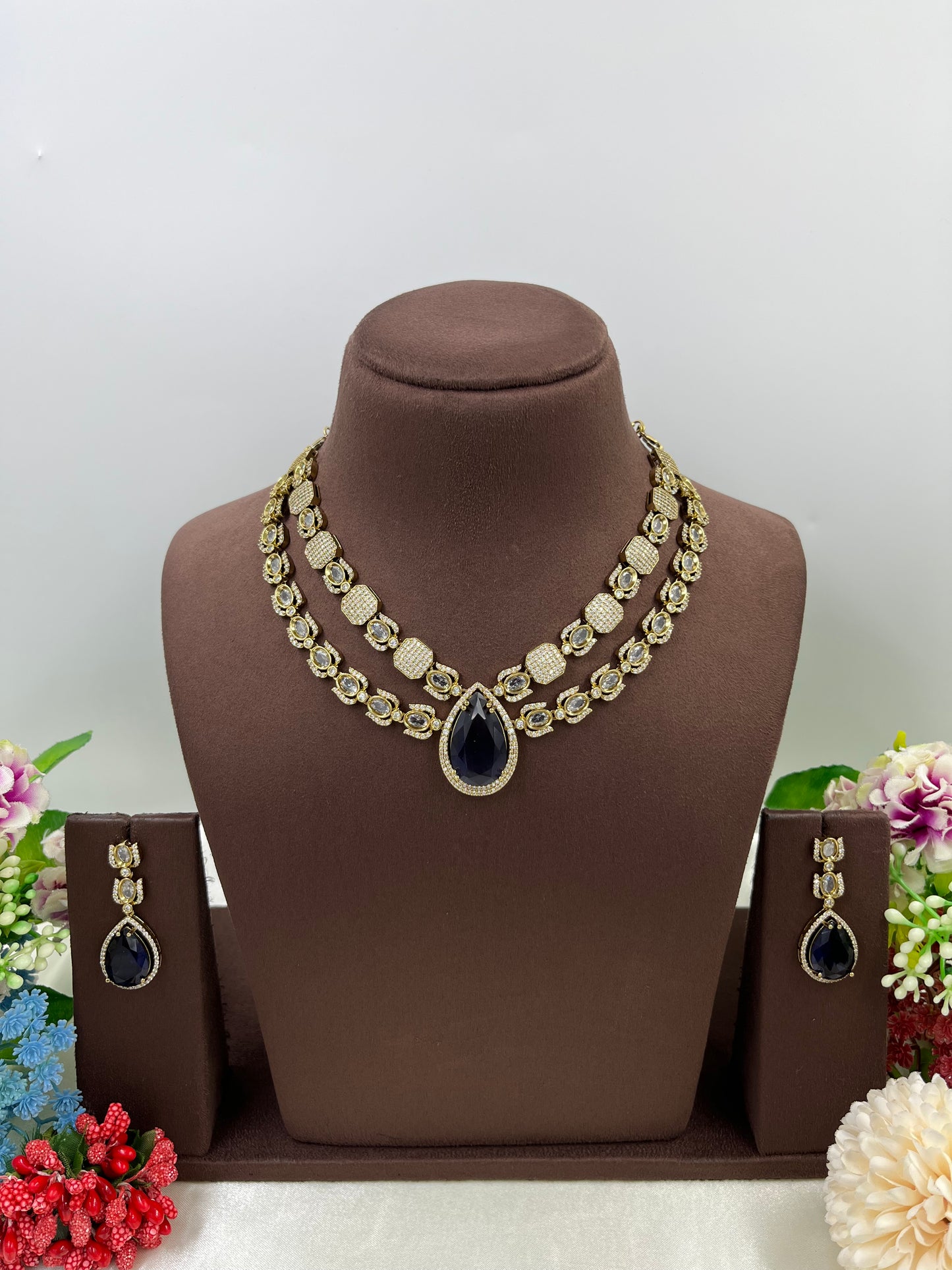 DOUBLE LAYERED VICTORIAN NECKLACEt