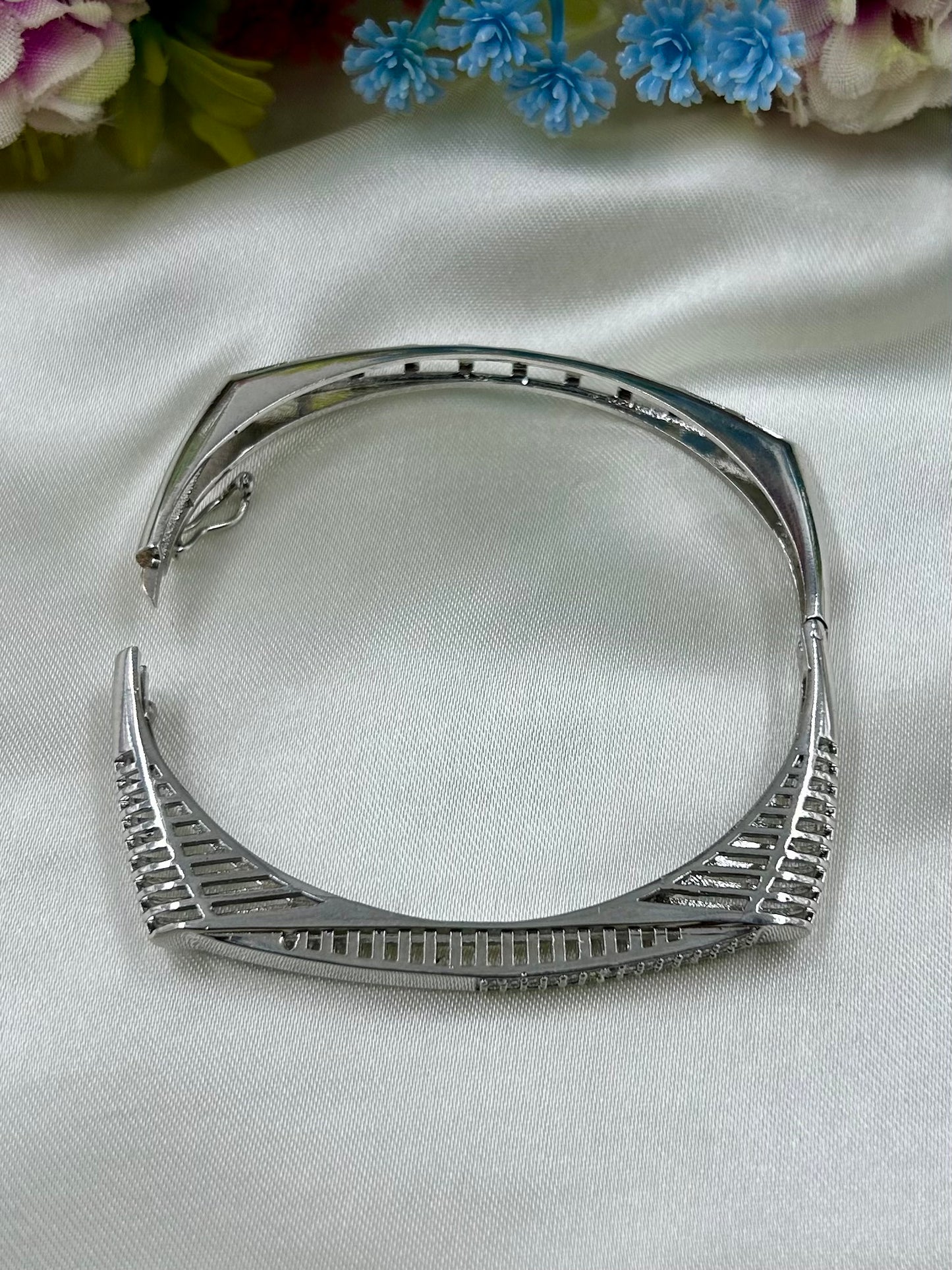 Aliya American Diamond Bracelet (Openable)