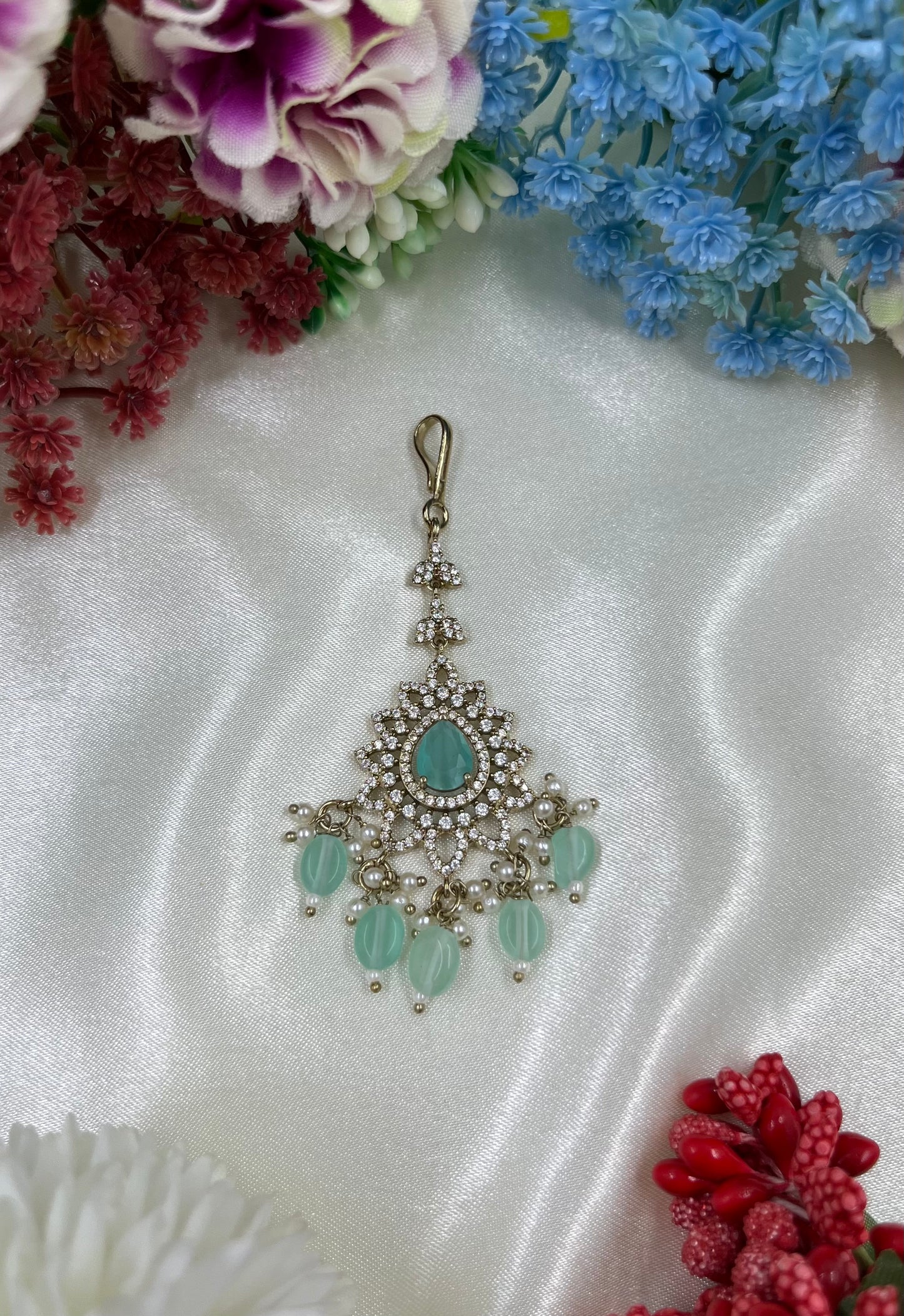 Nur Victorian Mang Tika