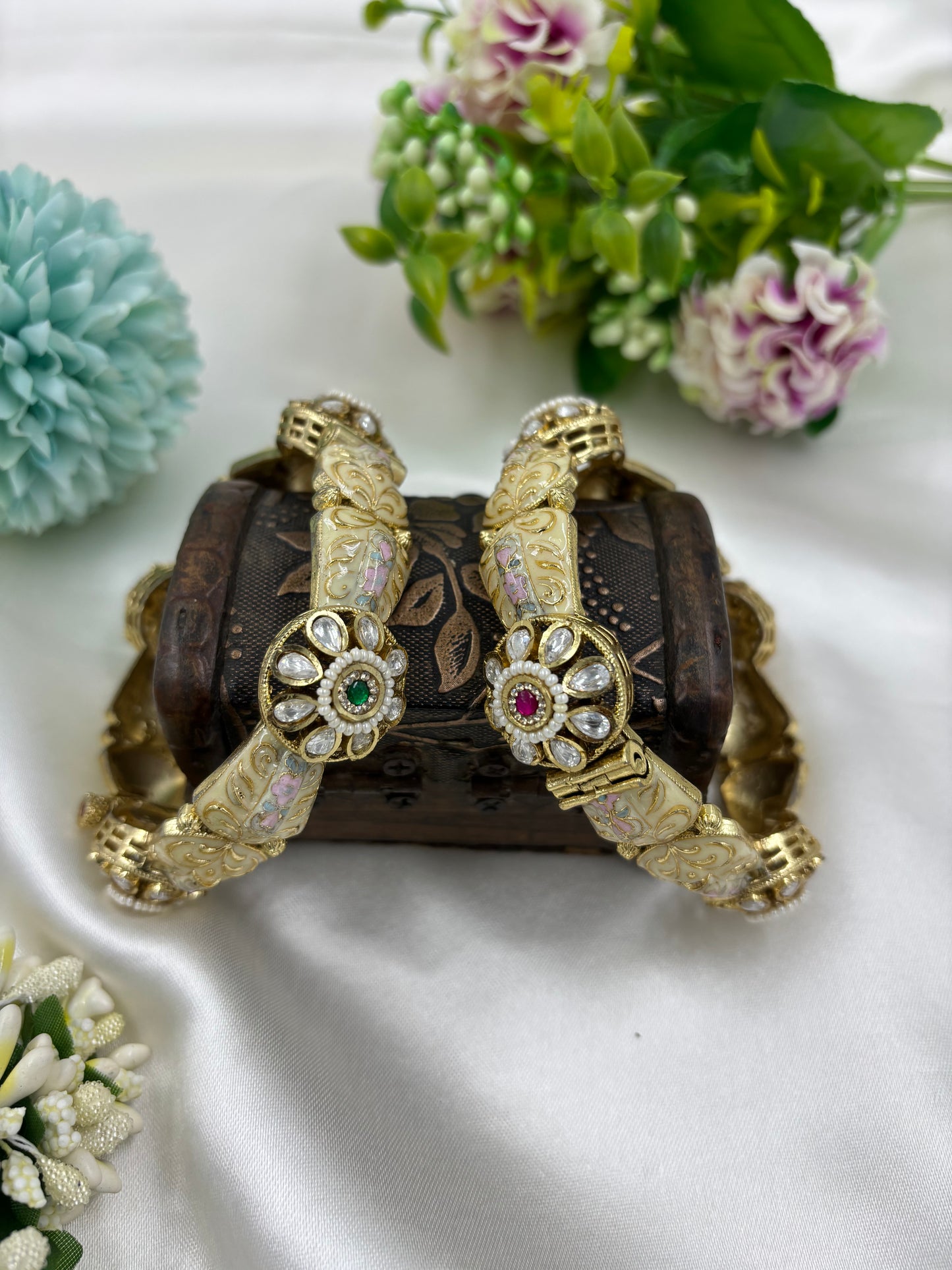 MINA KARI ANTIQUE GOLD PREMIUM BANGLES