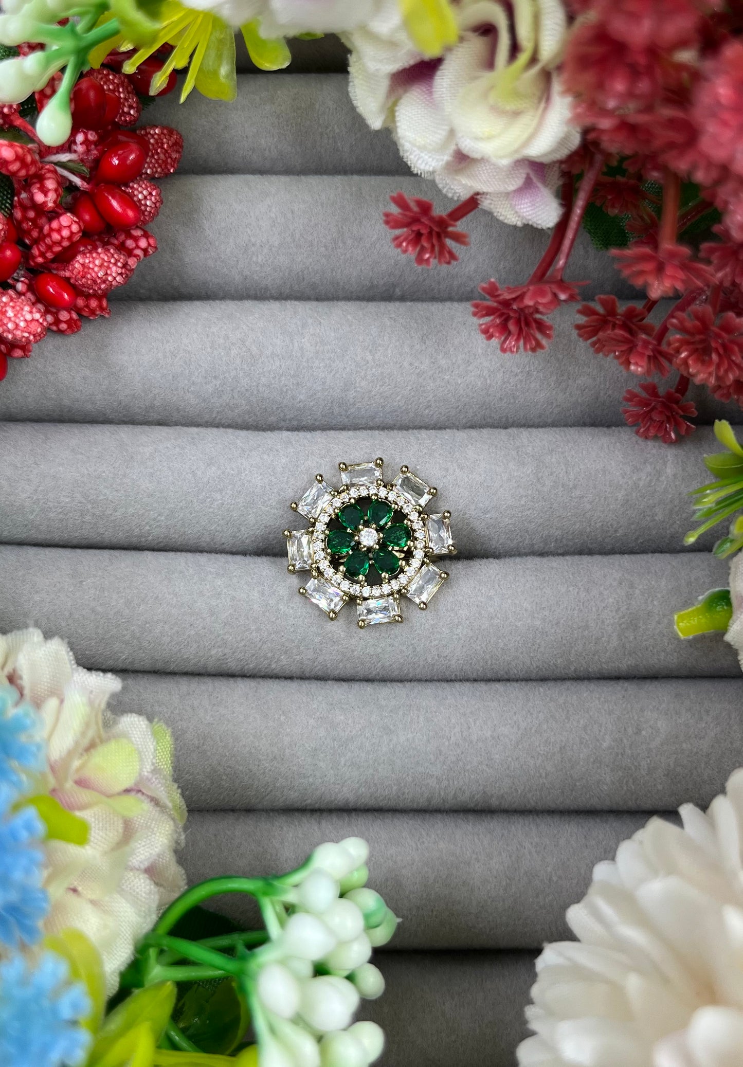 Urvi Victorian Ad Ring