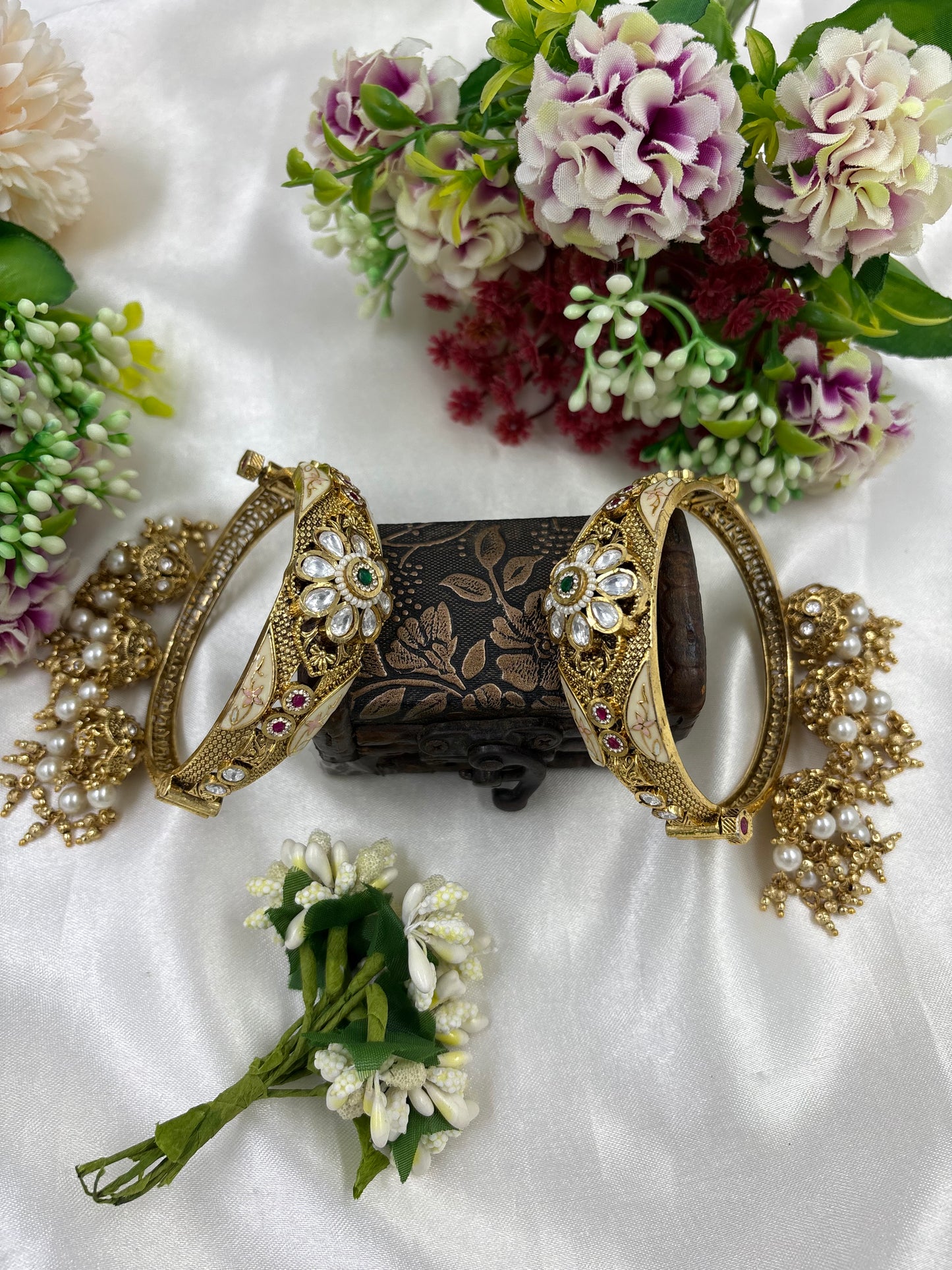Ruhani Jhumka Heritage Bangles (Openable)