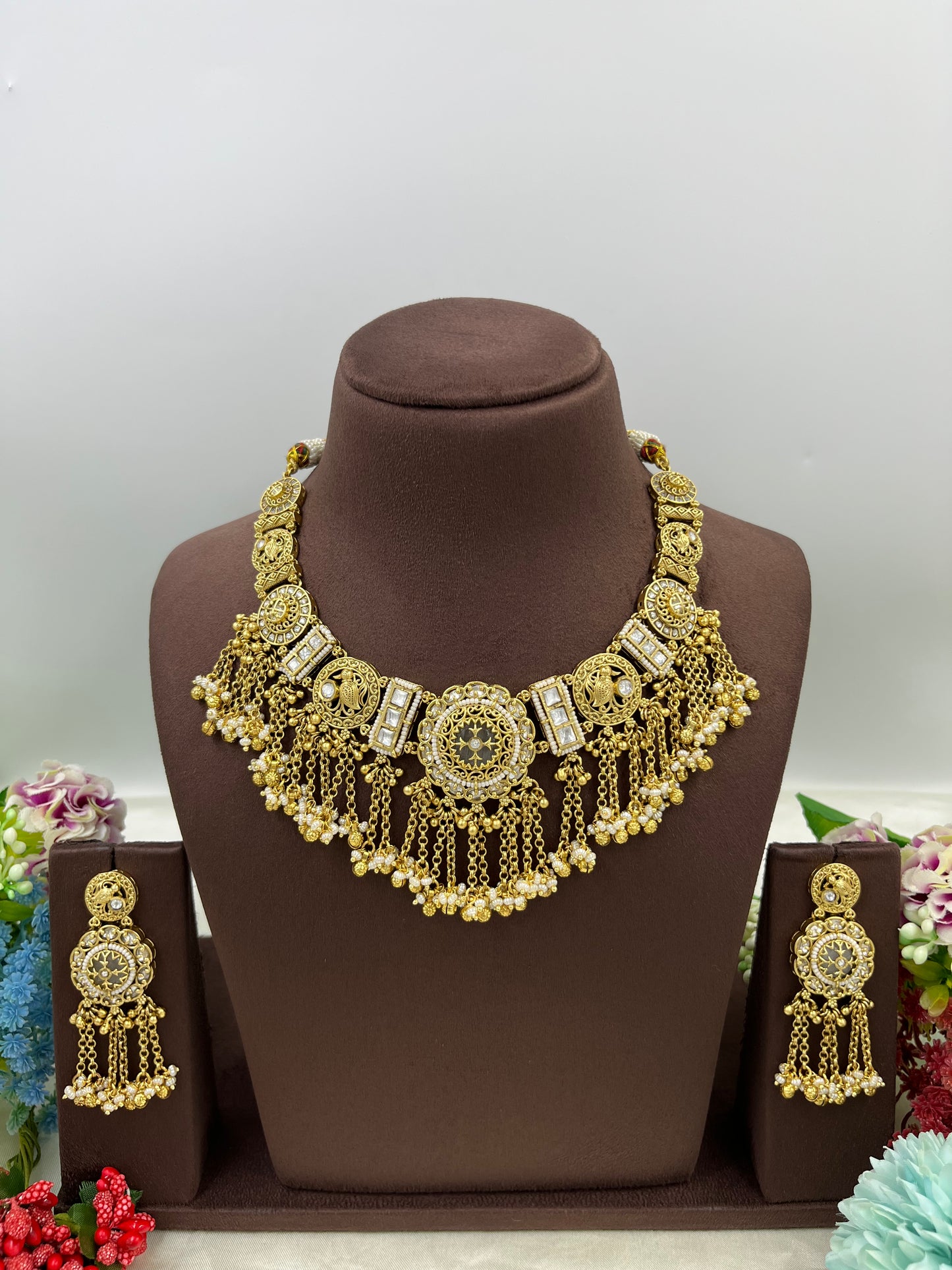 Dangling Heritage Choraski Necklace