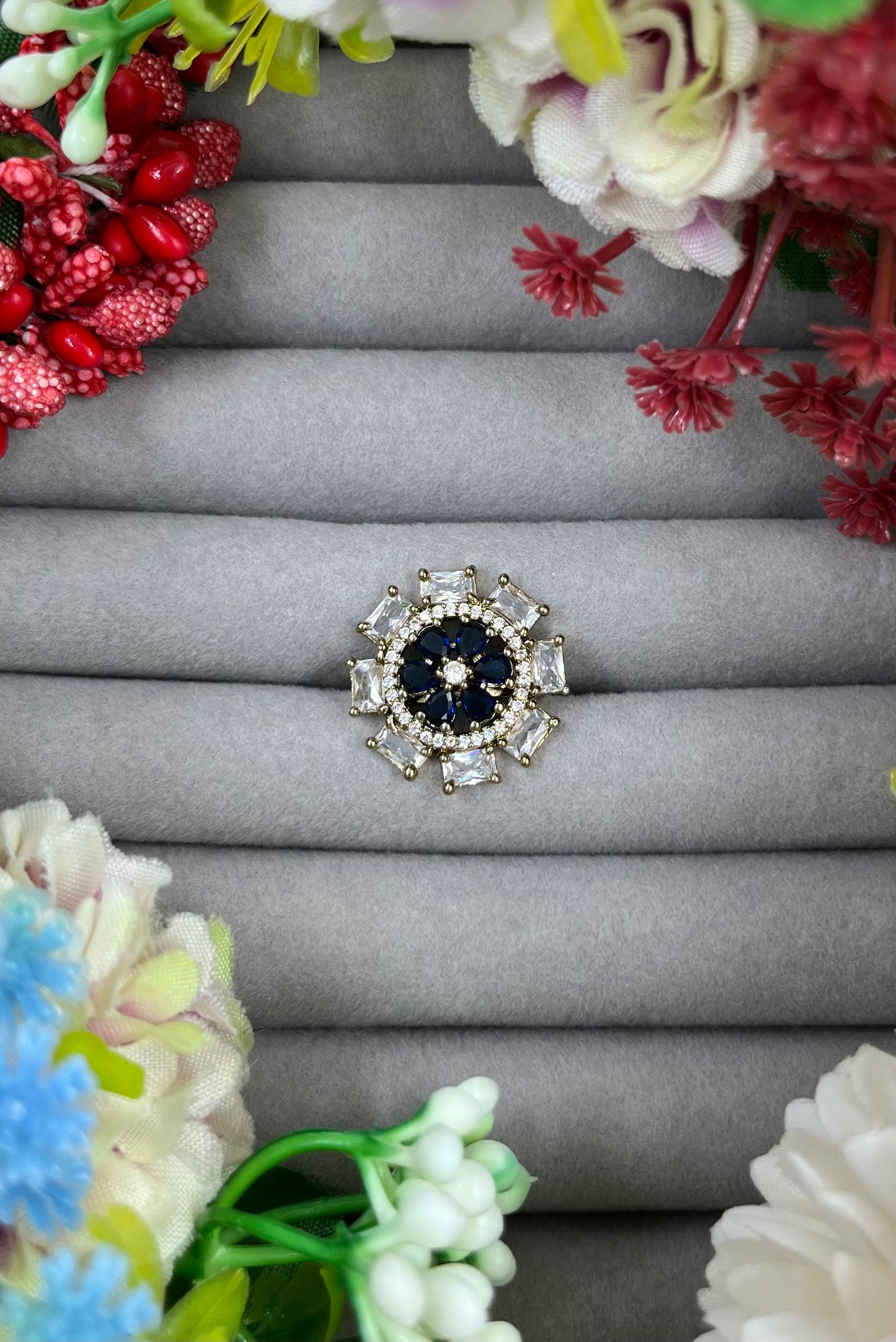 Urvi Victorian Ad Ring