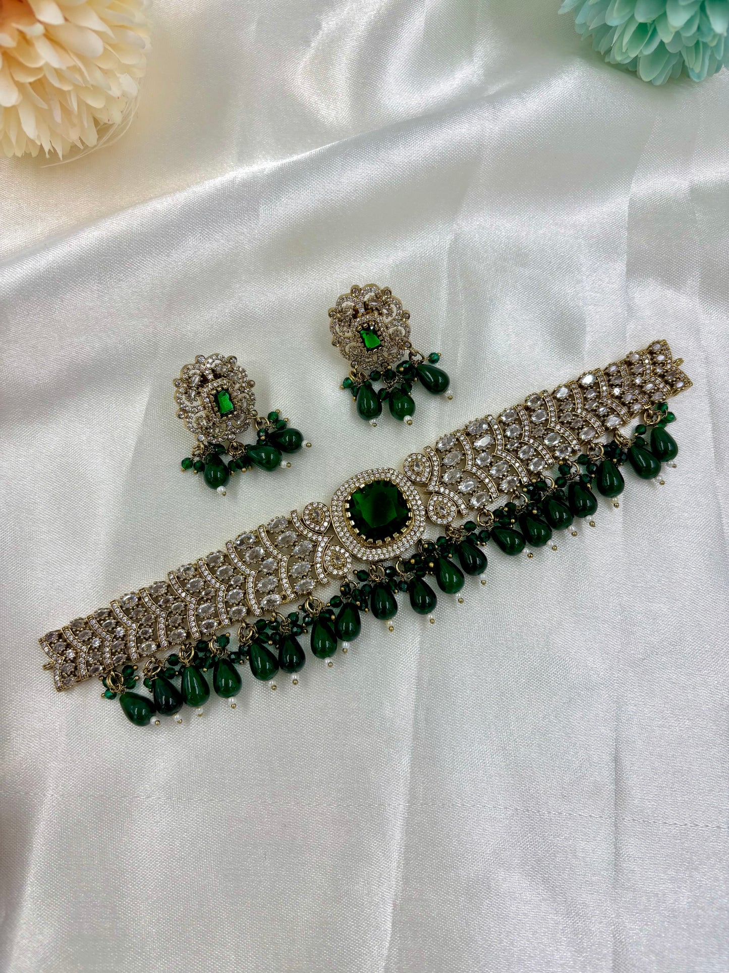 Sora Victorian Choker Necklace Set