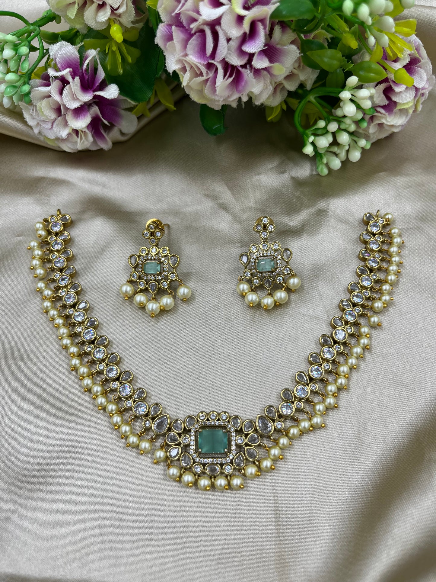 DELICATE MOTI VICTORIAN NECKLACE