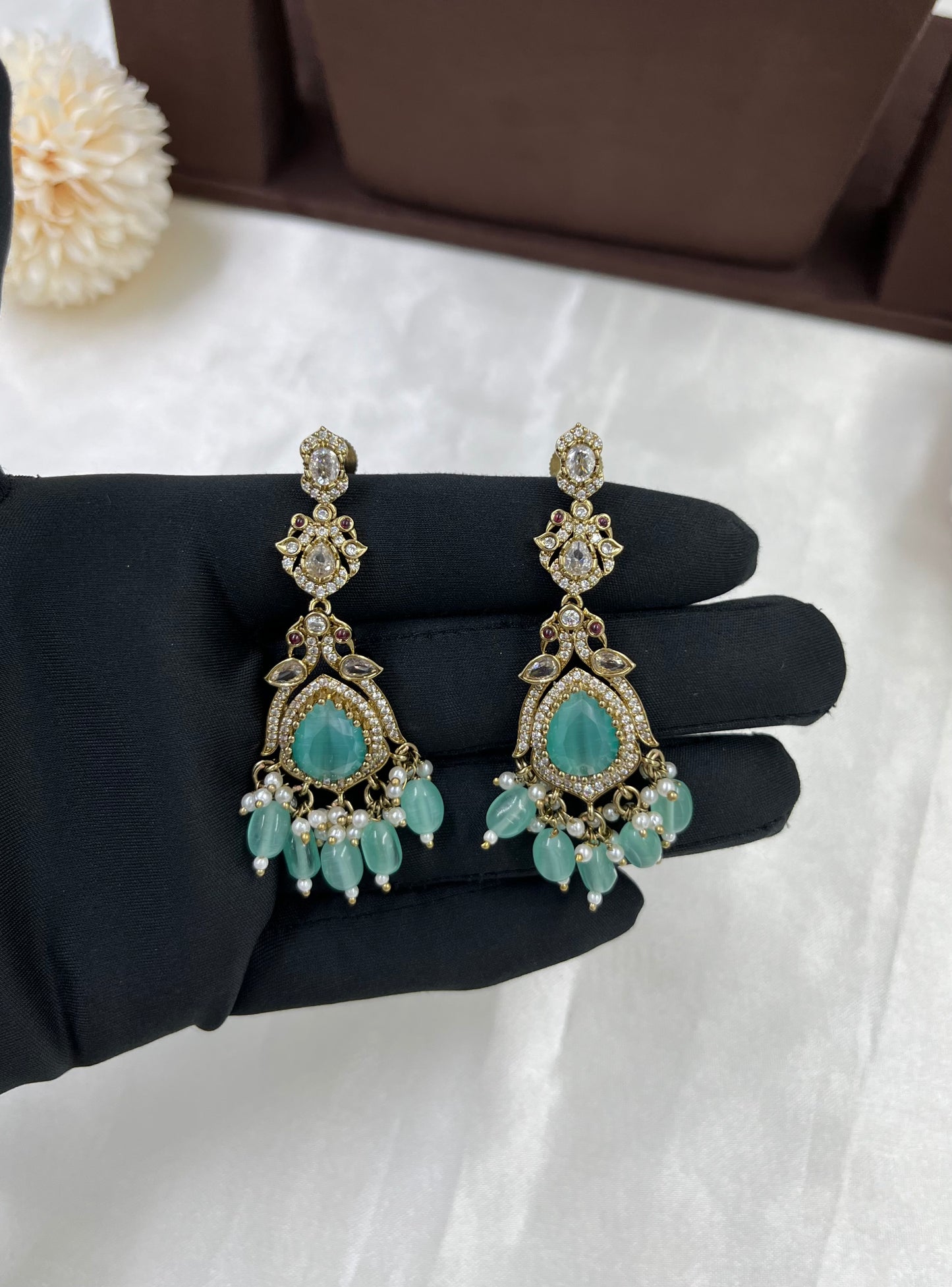 Elysian Shine Victorian Necklace Set