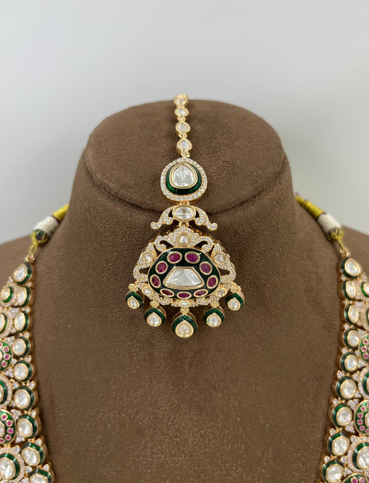 Noor-E-Riyasat Moissanite Kundan Necklace