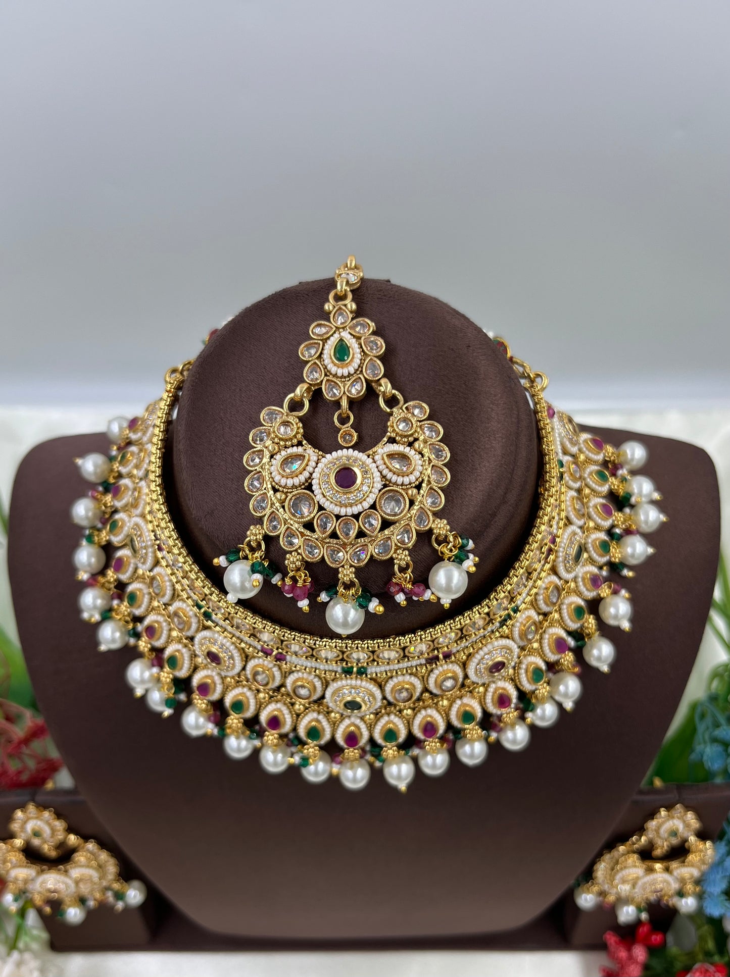 Tanya Traditional Choker
