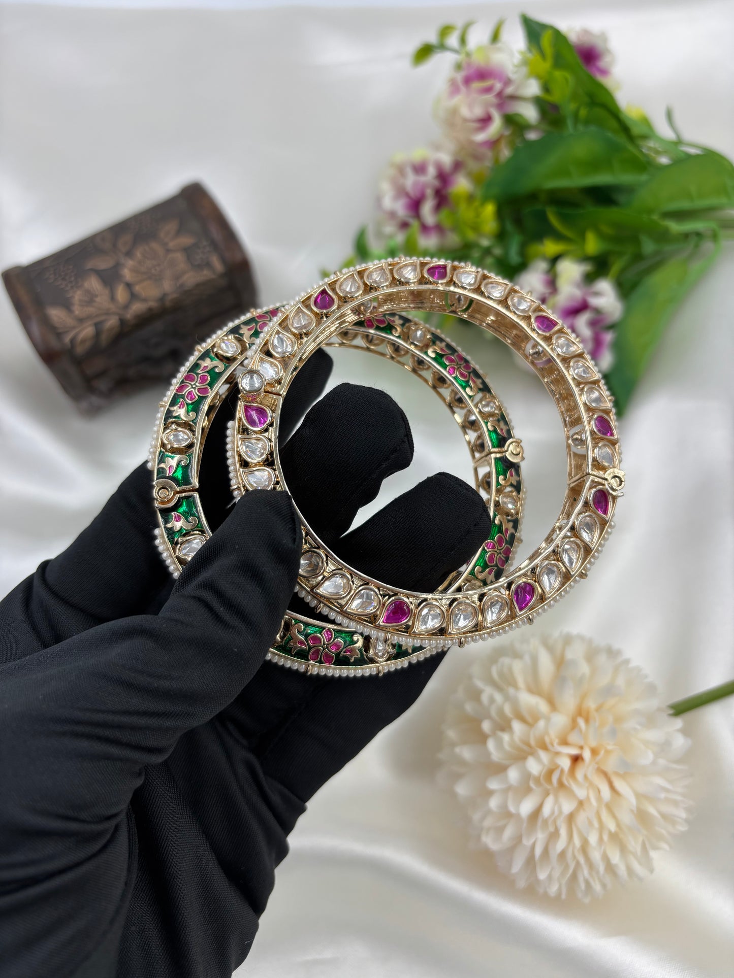 Diksha Moissanite Kundan Bangles