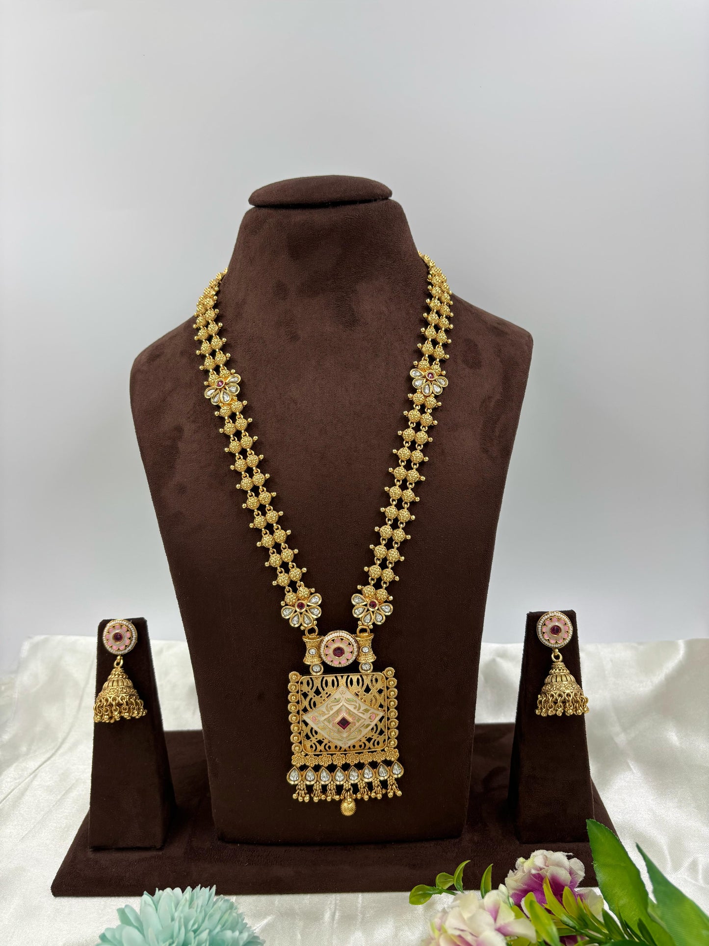 Naira Pearl Rajwadi Long Necklace Set
