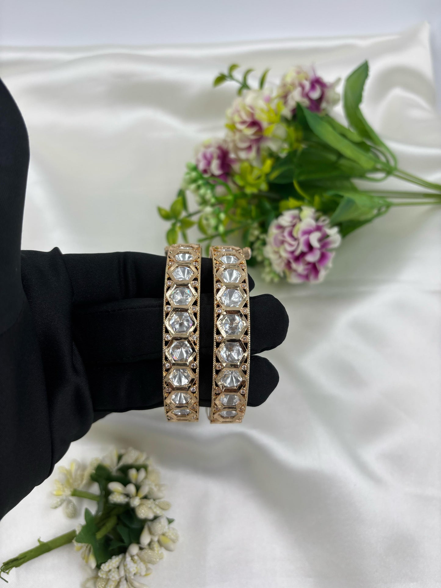 Rovi Moissanite Kundan Premium Bangles Set