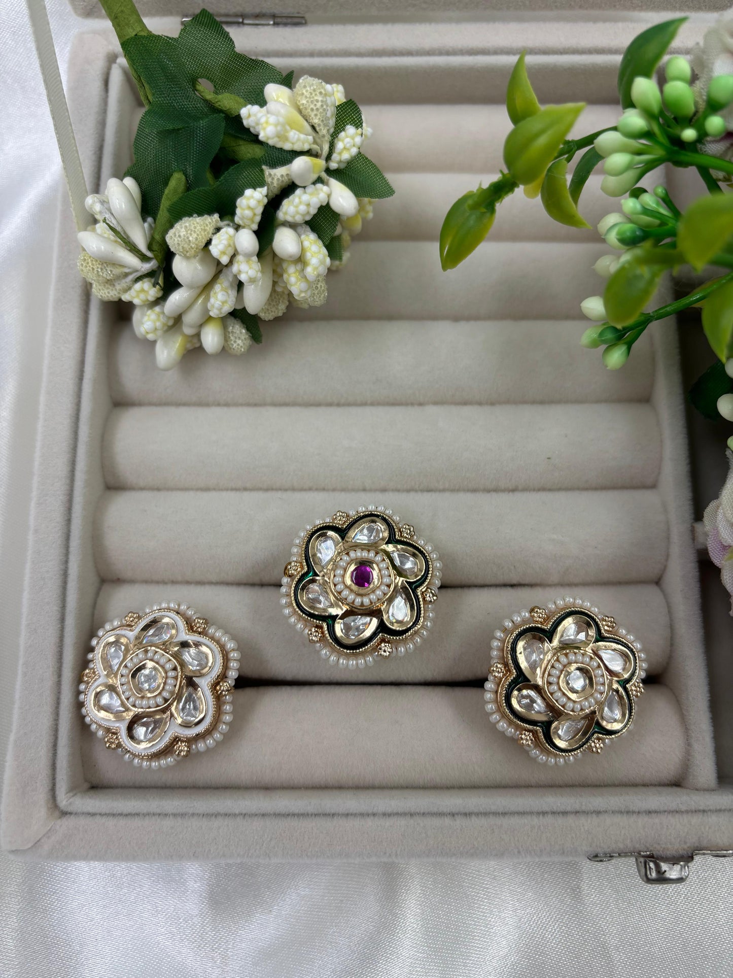 Avis Premium Moissanite Kundan Fingering