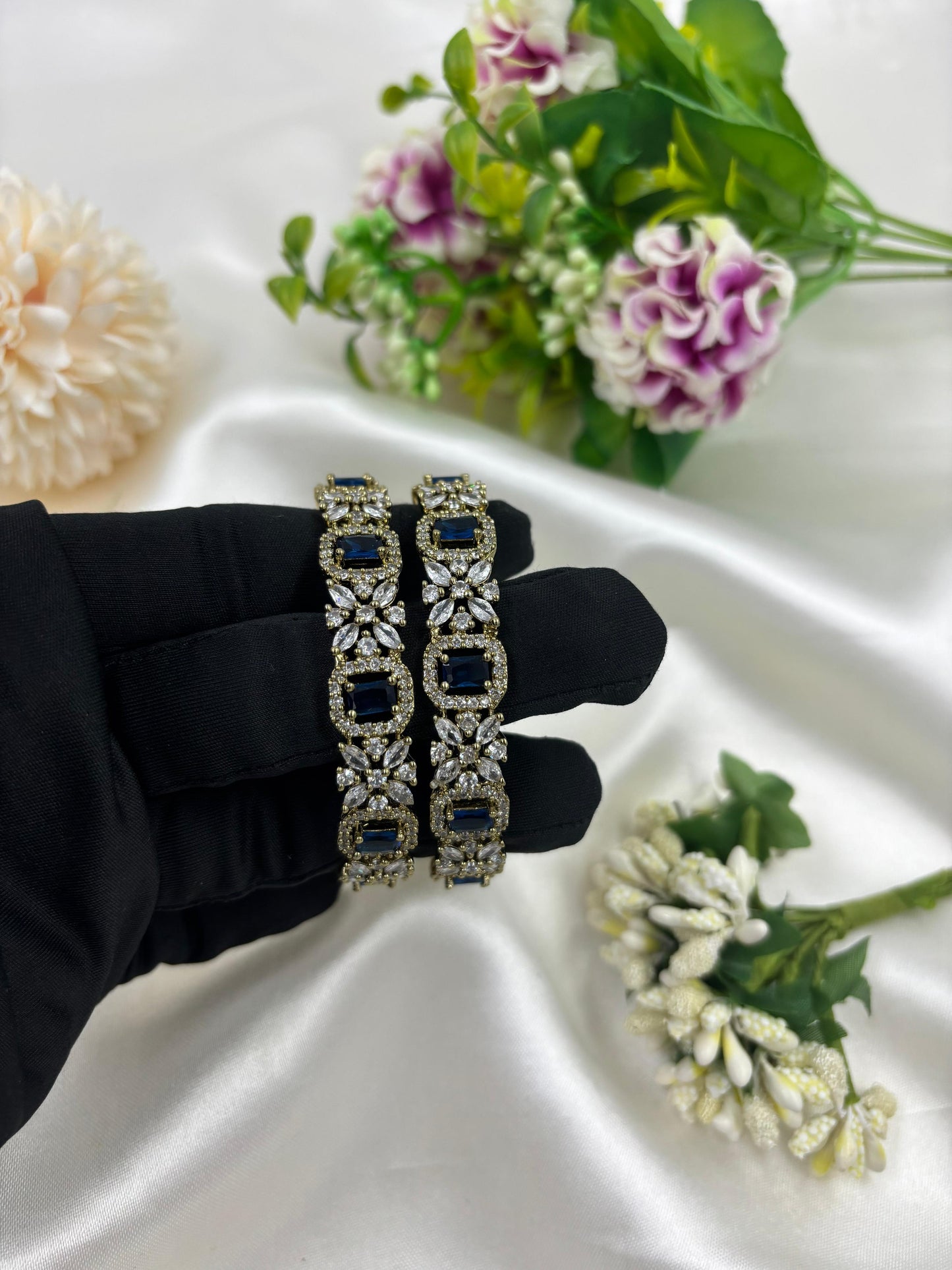 Kira Premium Victorian Bangles