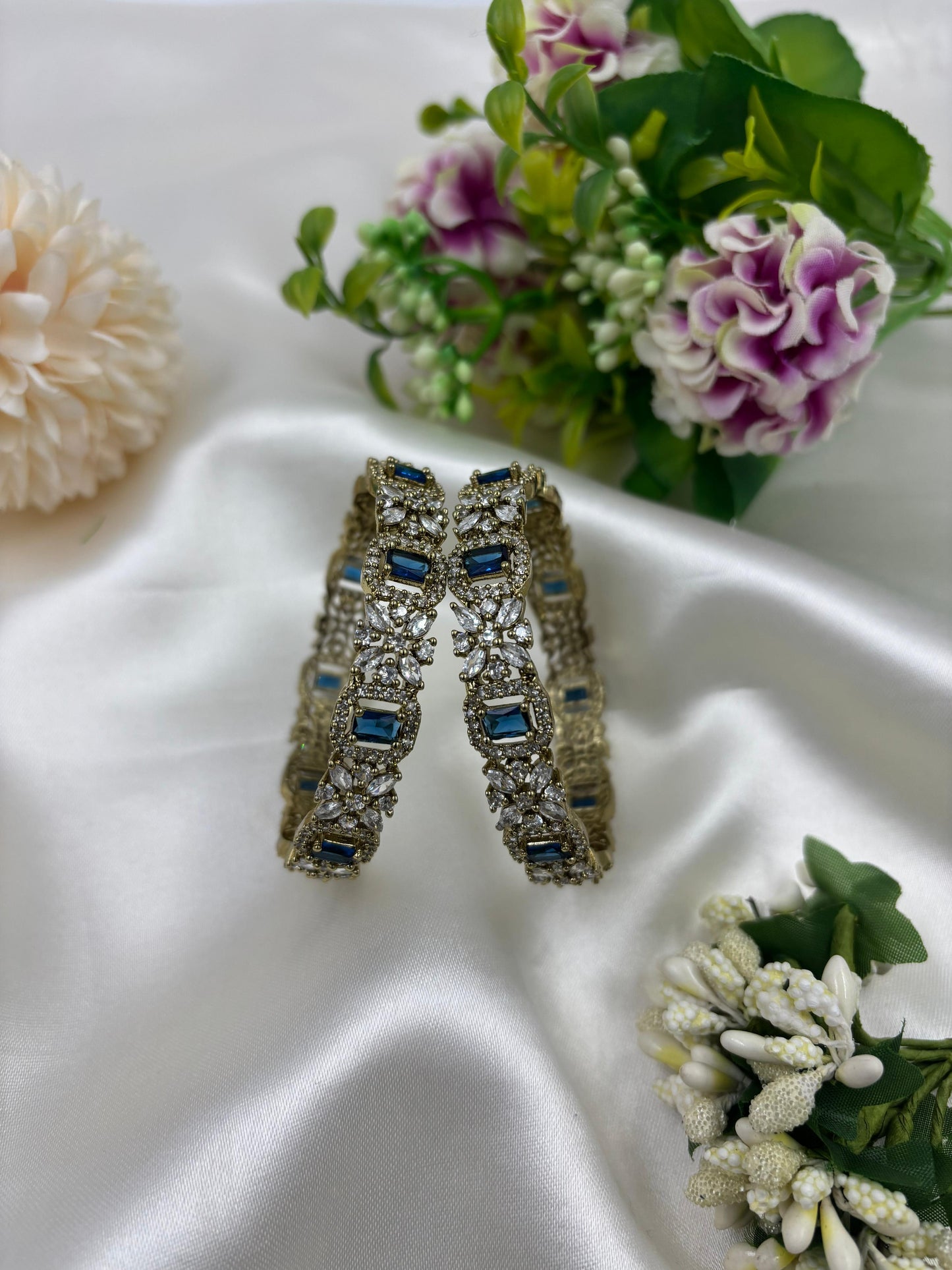 Kira Premium Victorian Bangles