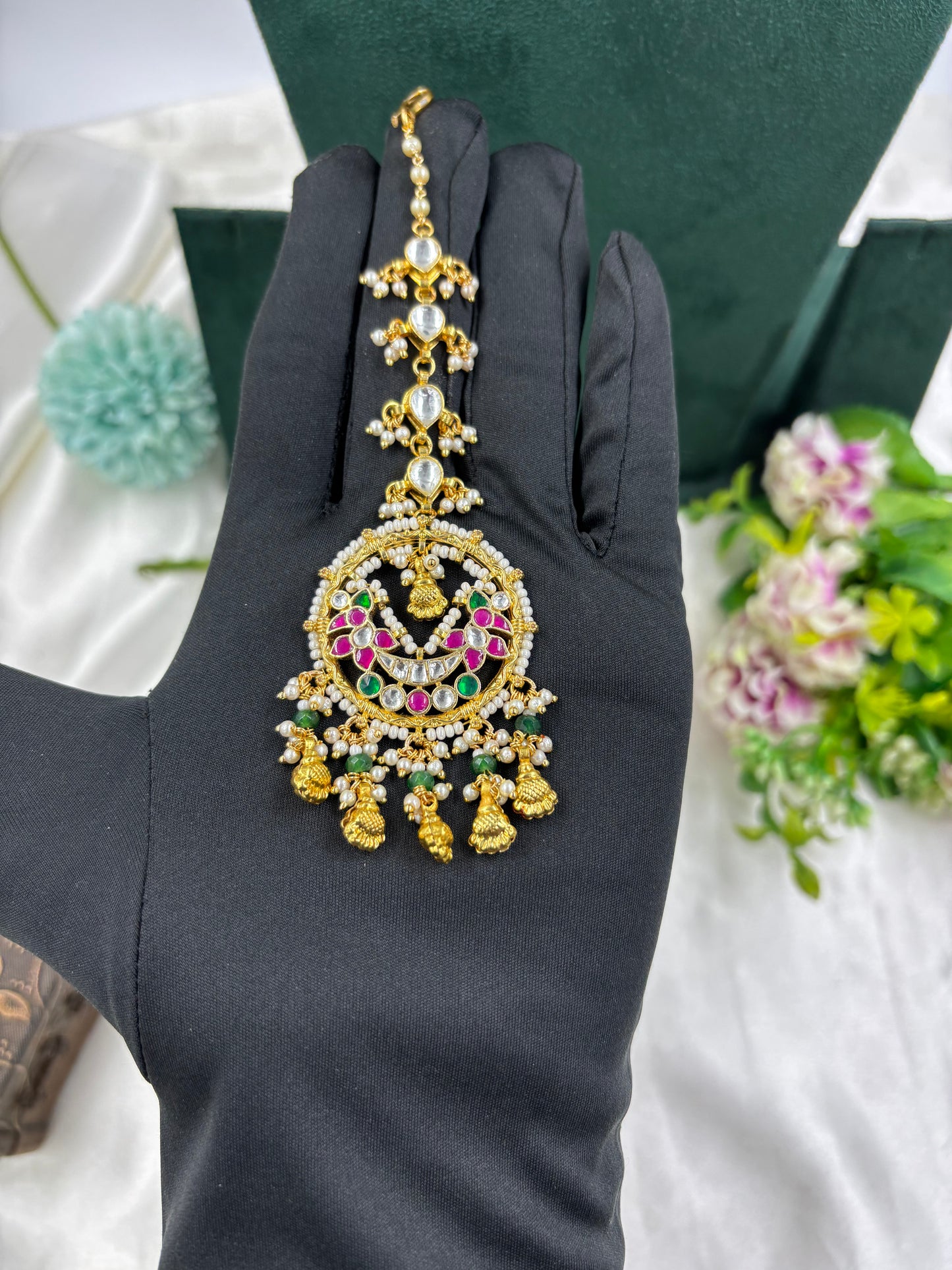 Keerthi Premium Pachi Kundan Tika