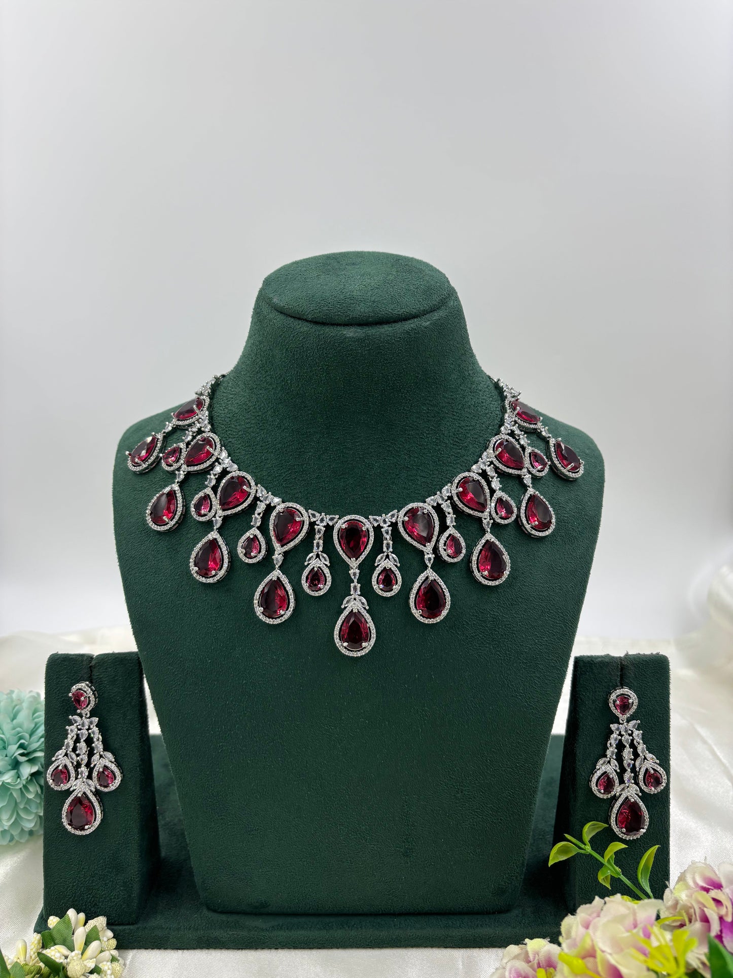 Ovi Multi Teardrop Necklace Set - WHINE RED