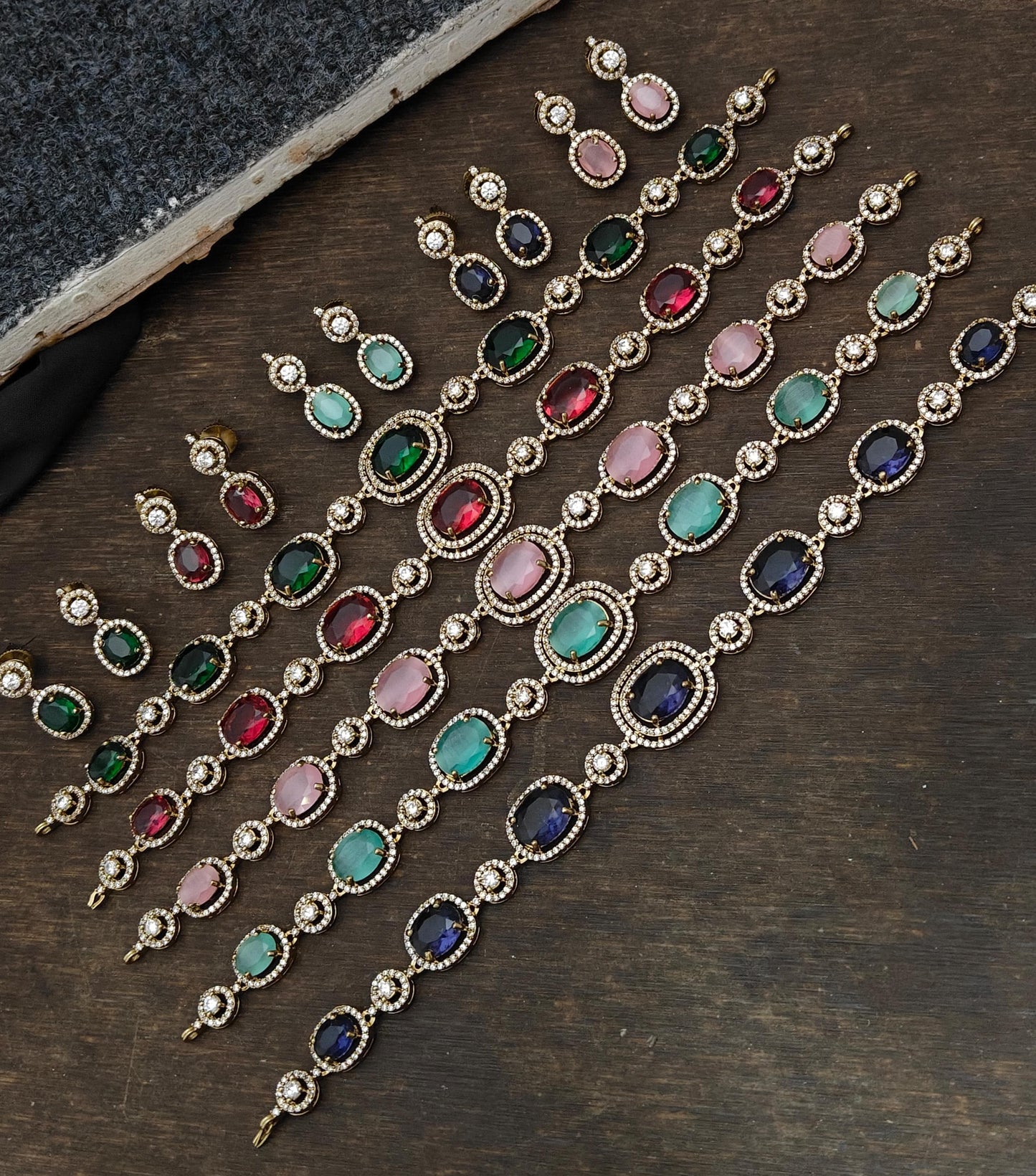 Aarvi Stone Studded Victorian Necklace Set