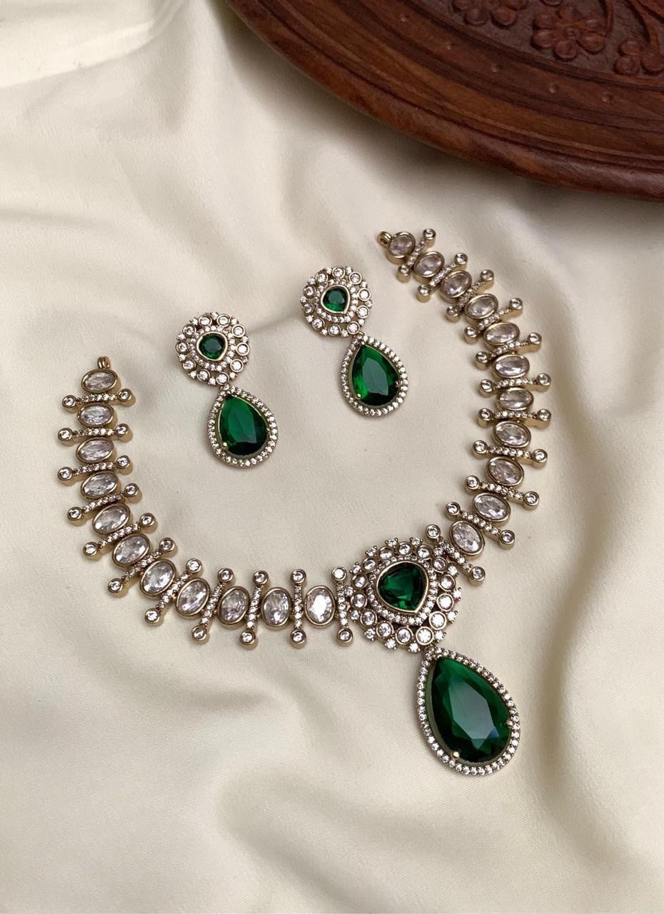 Viva Drop Victorian Necklace set
