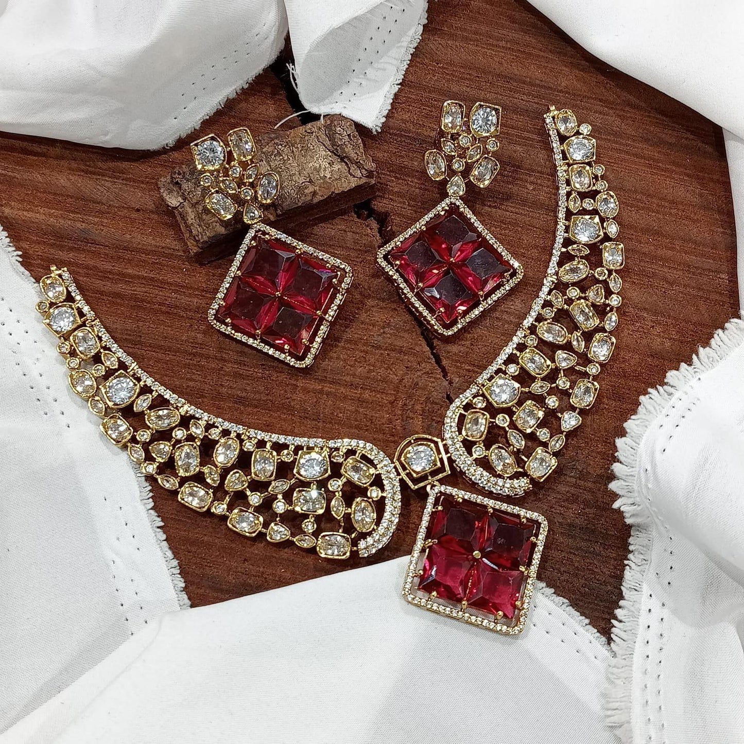 Vim Square Victorian Necklace Set