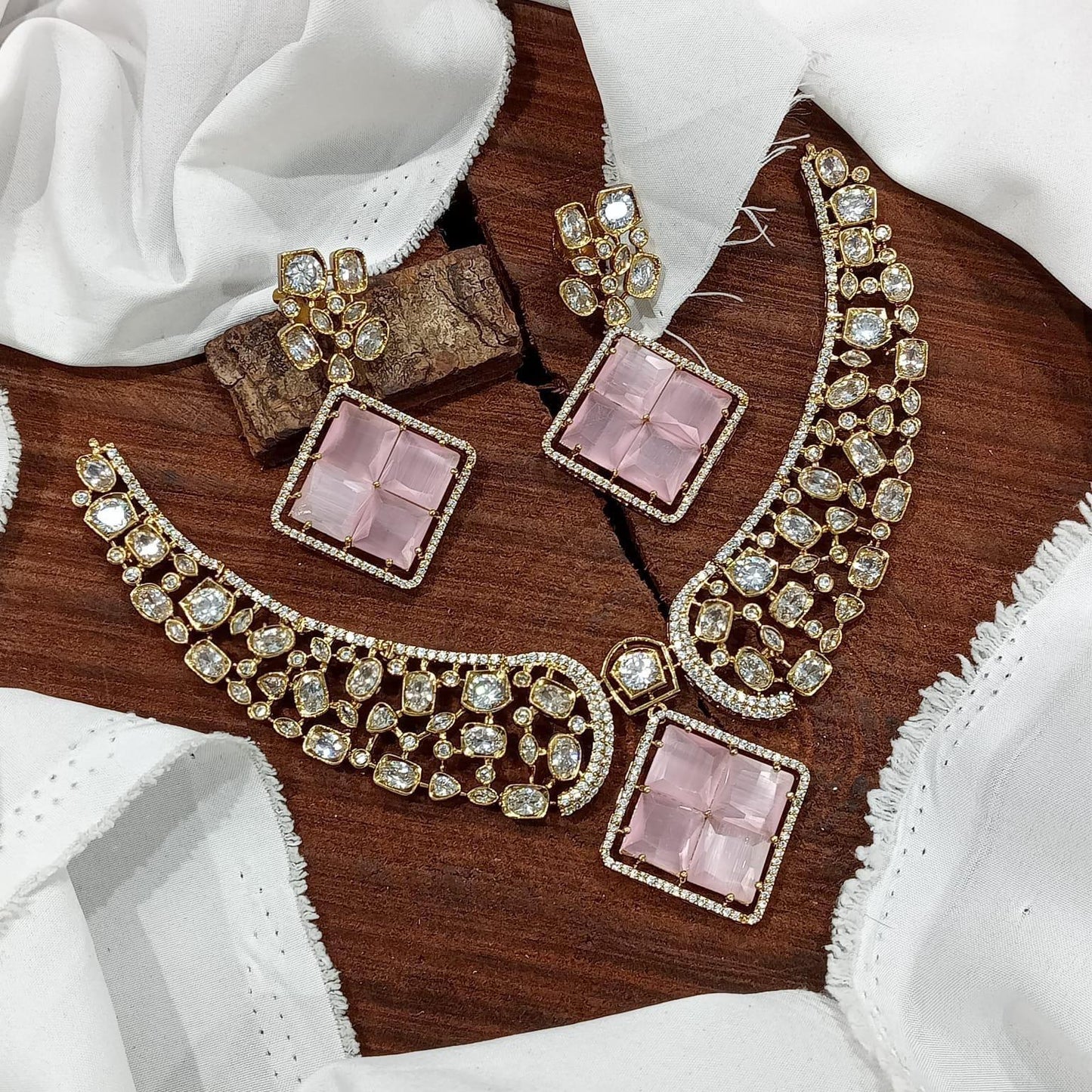 Vim Square Victorian Necklace Set