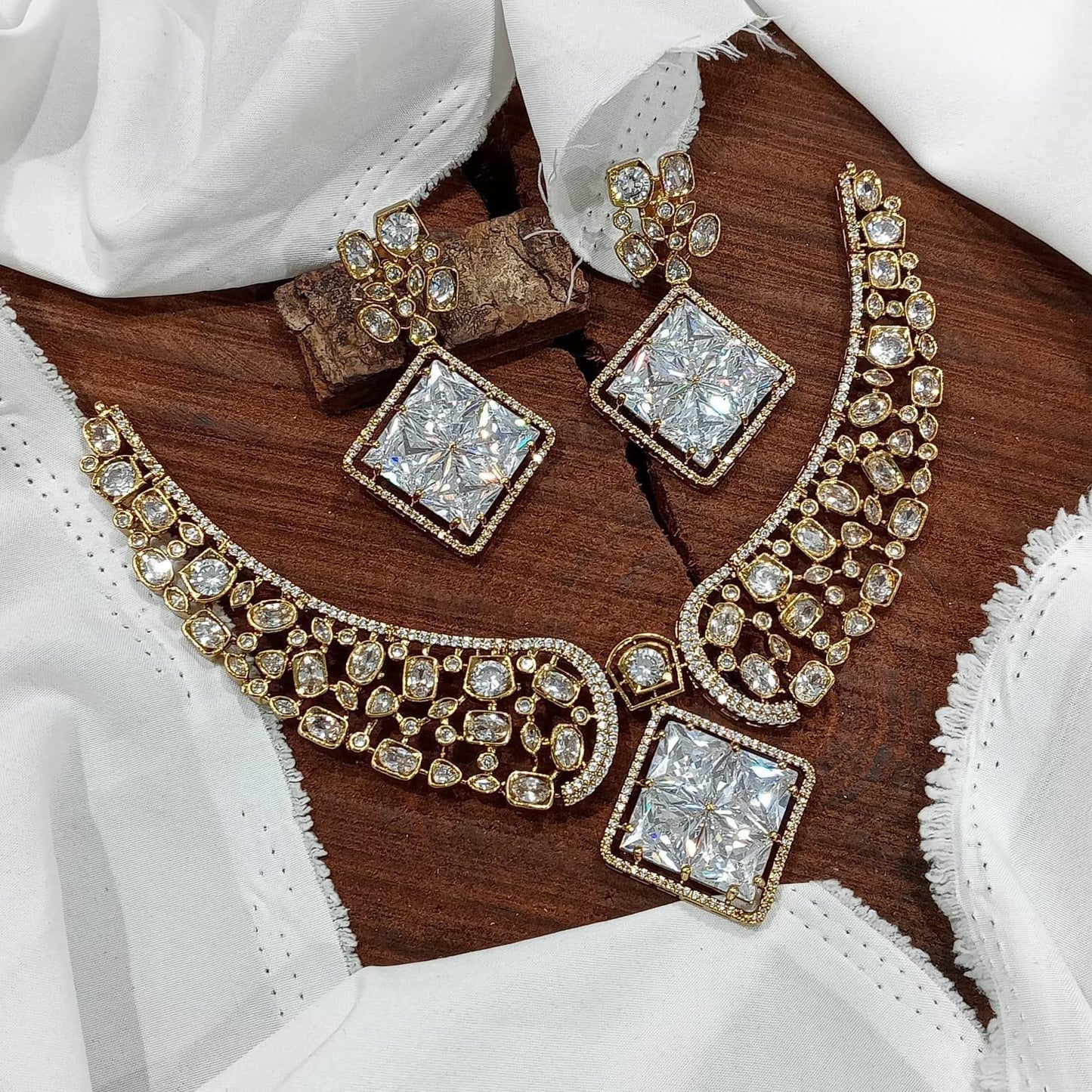 Vim Square Victorian Necklace Set