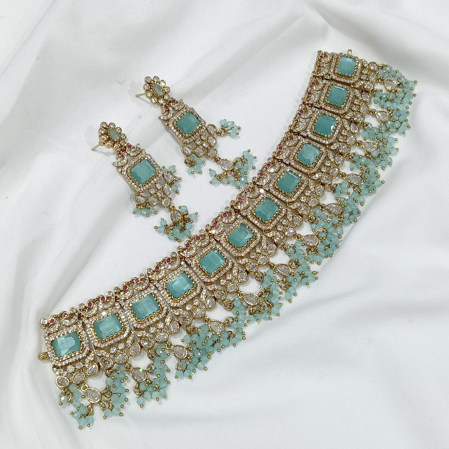 Nivisha Victorian Choker Necklace Set