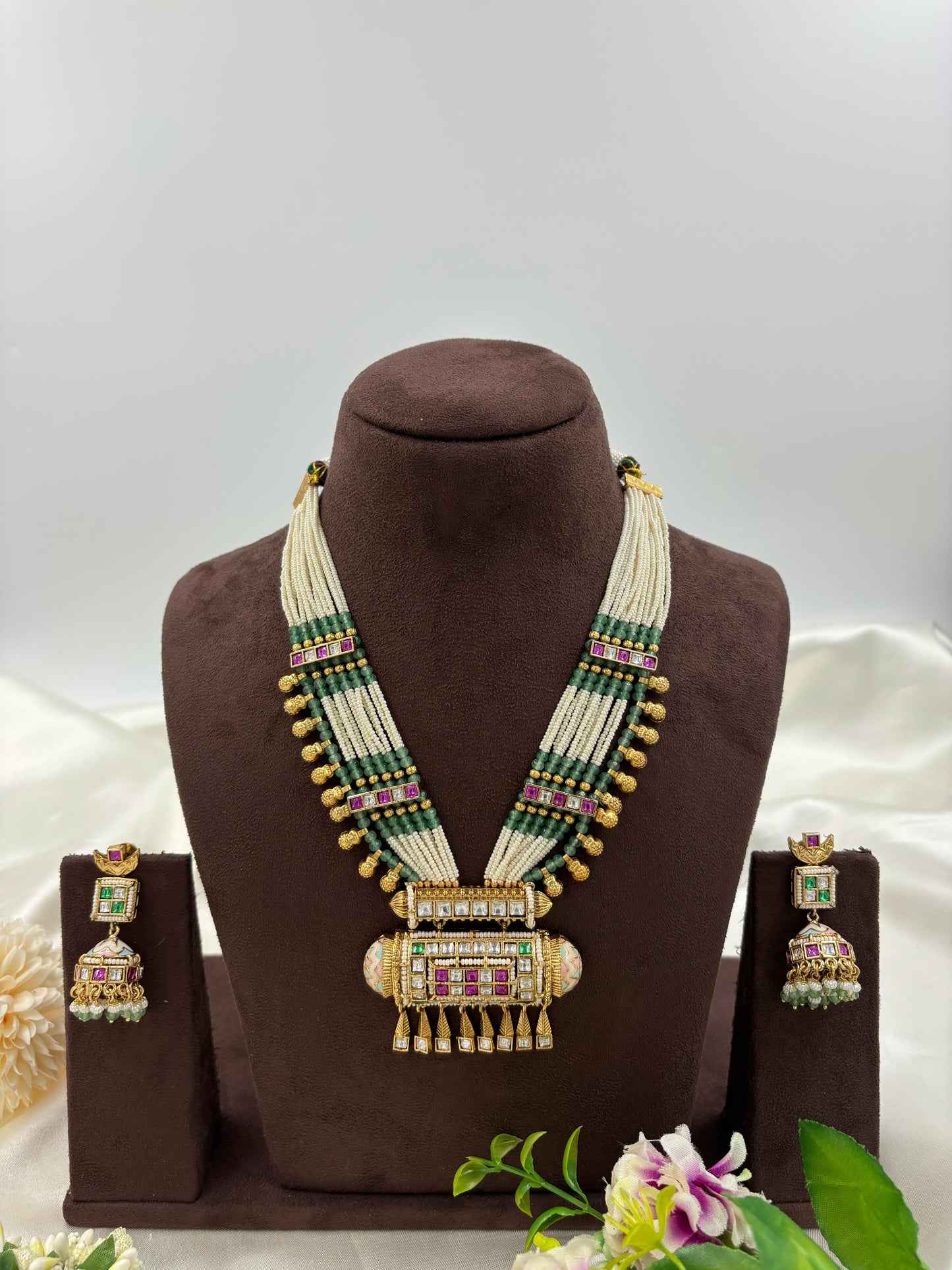 Raveen Patwa Antique Gold Necklace Set