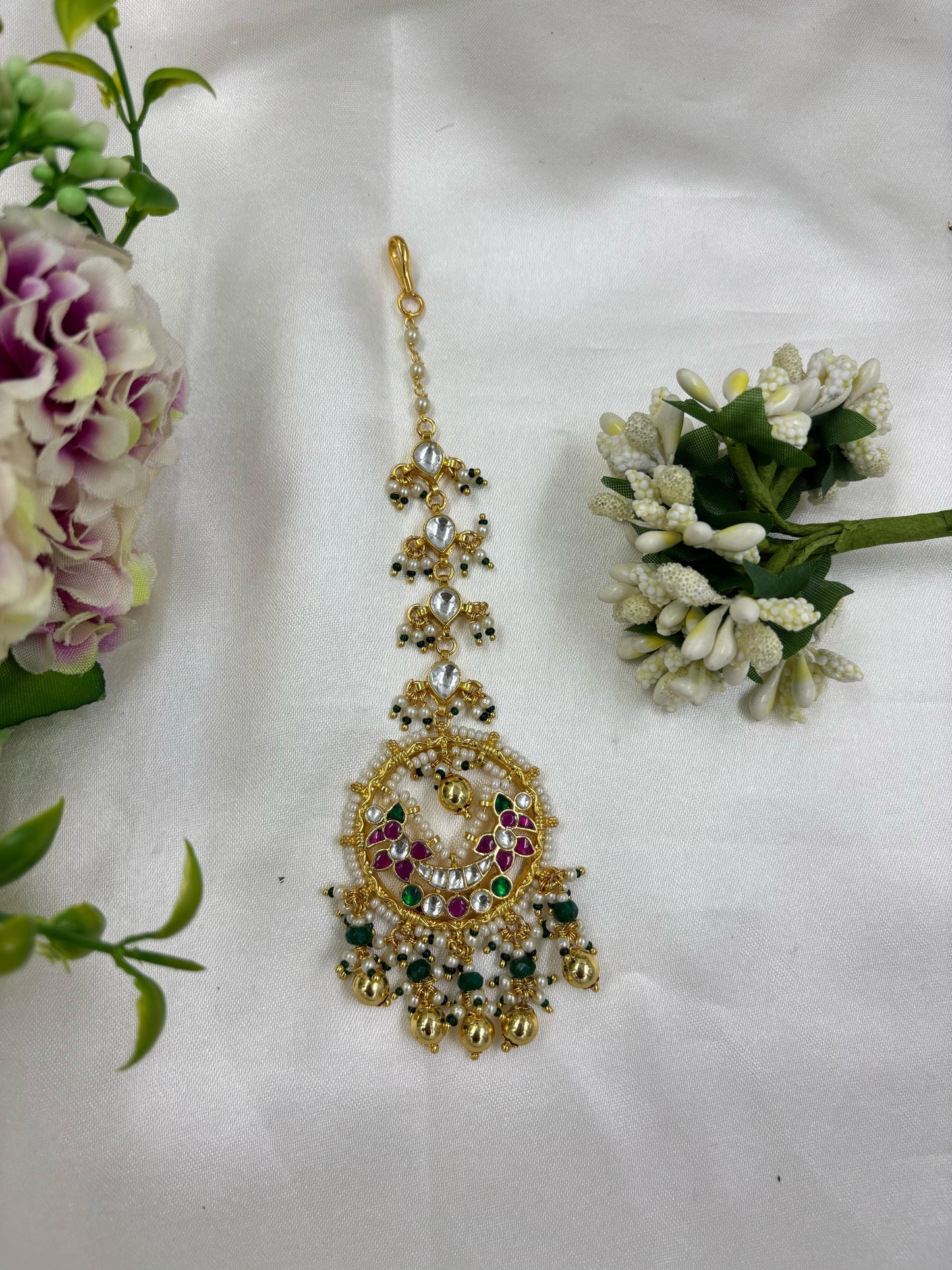 Keerthi Premium Pachi Kundan Tika