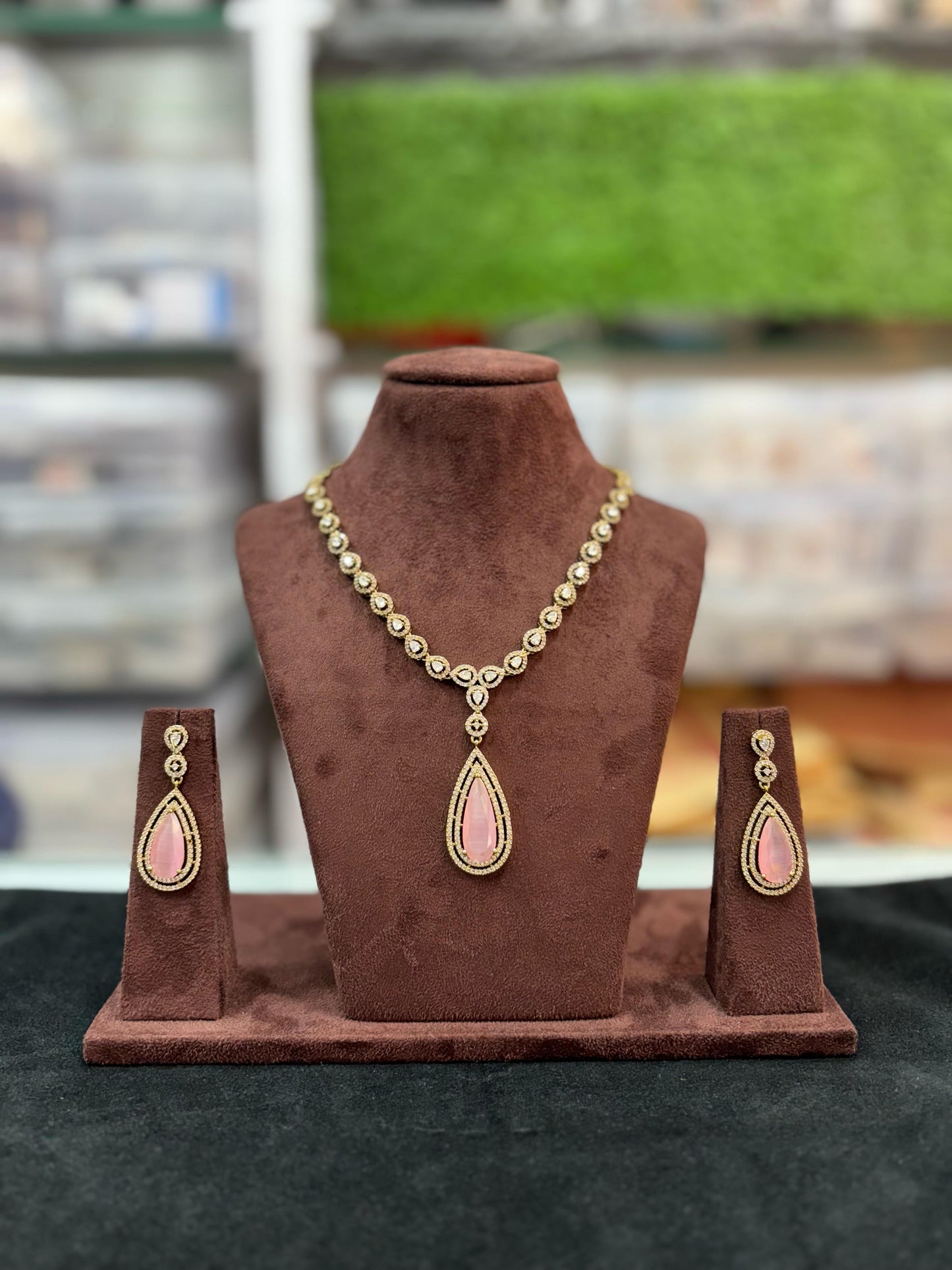 ALIA SINGLE DROP VICTORIAN NECKLACE