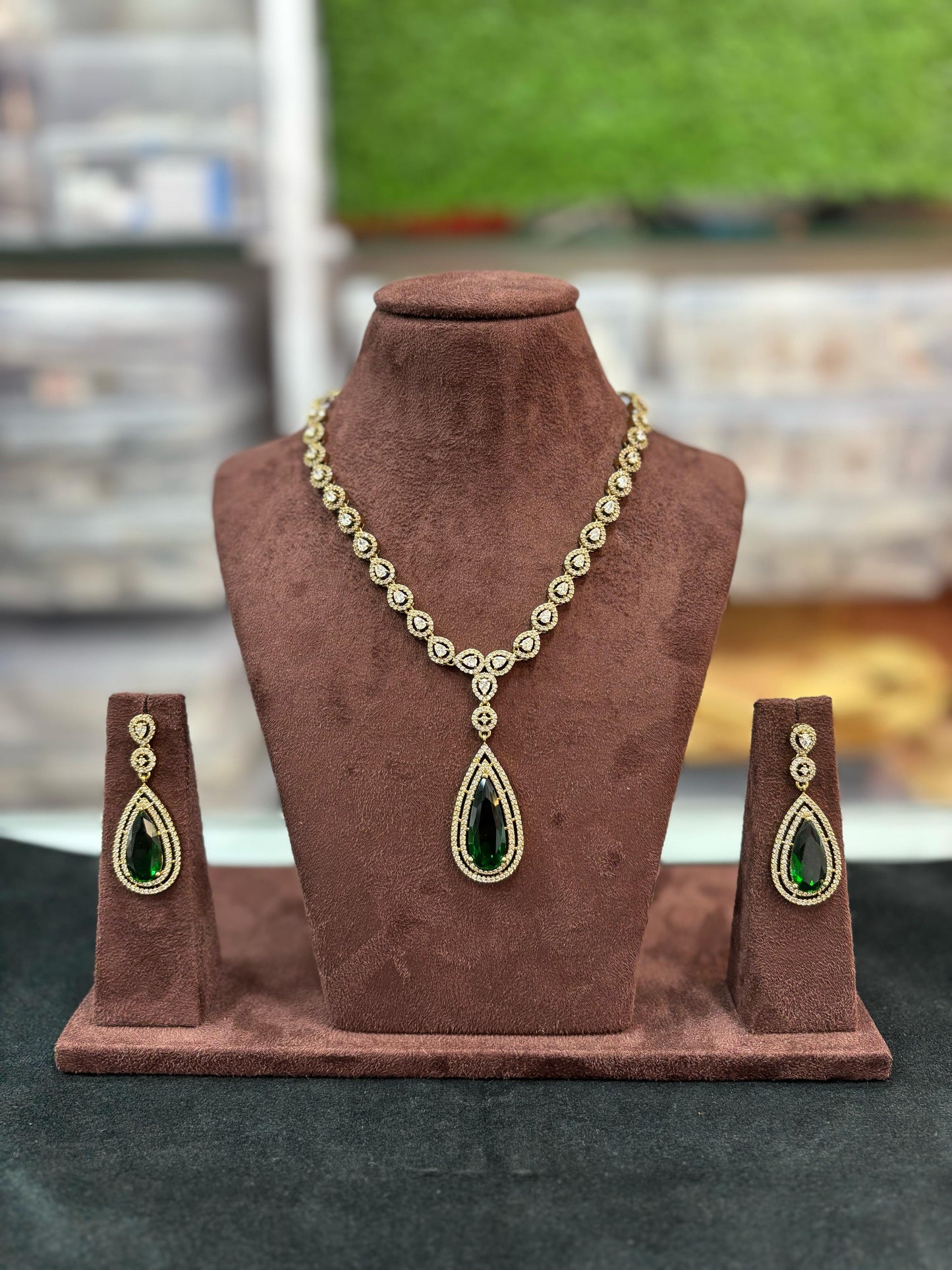 ALIA SINGLE DROP VICTORIAN NECKLACE