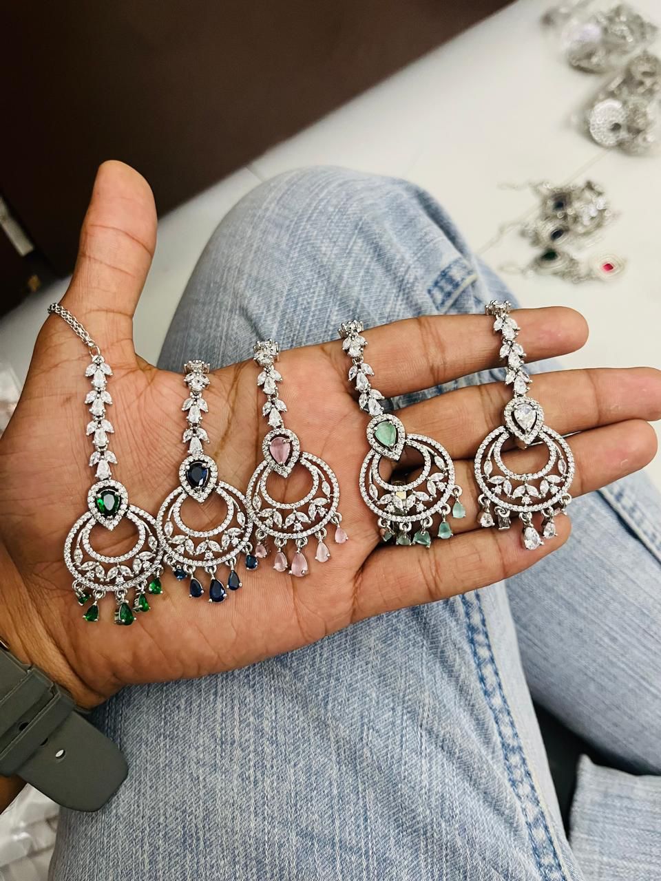 AMERICAN DIMOND DROP DESIGN MANG TIKA