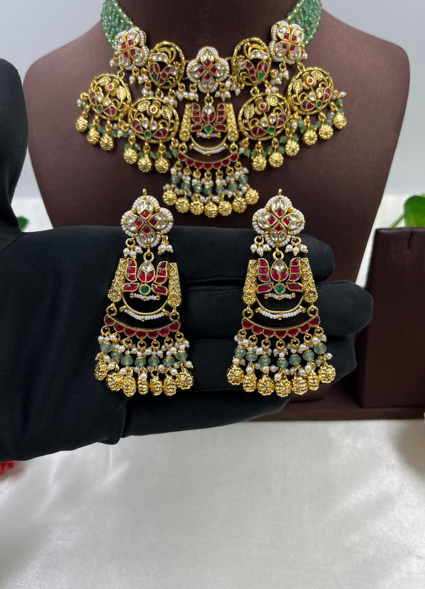 Suman Pachi Kundan Necklace