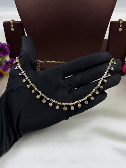 Amira Victorian Delicate Necklace