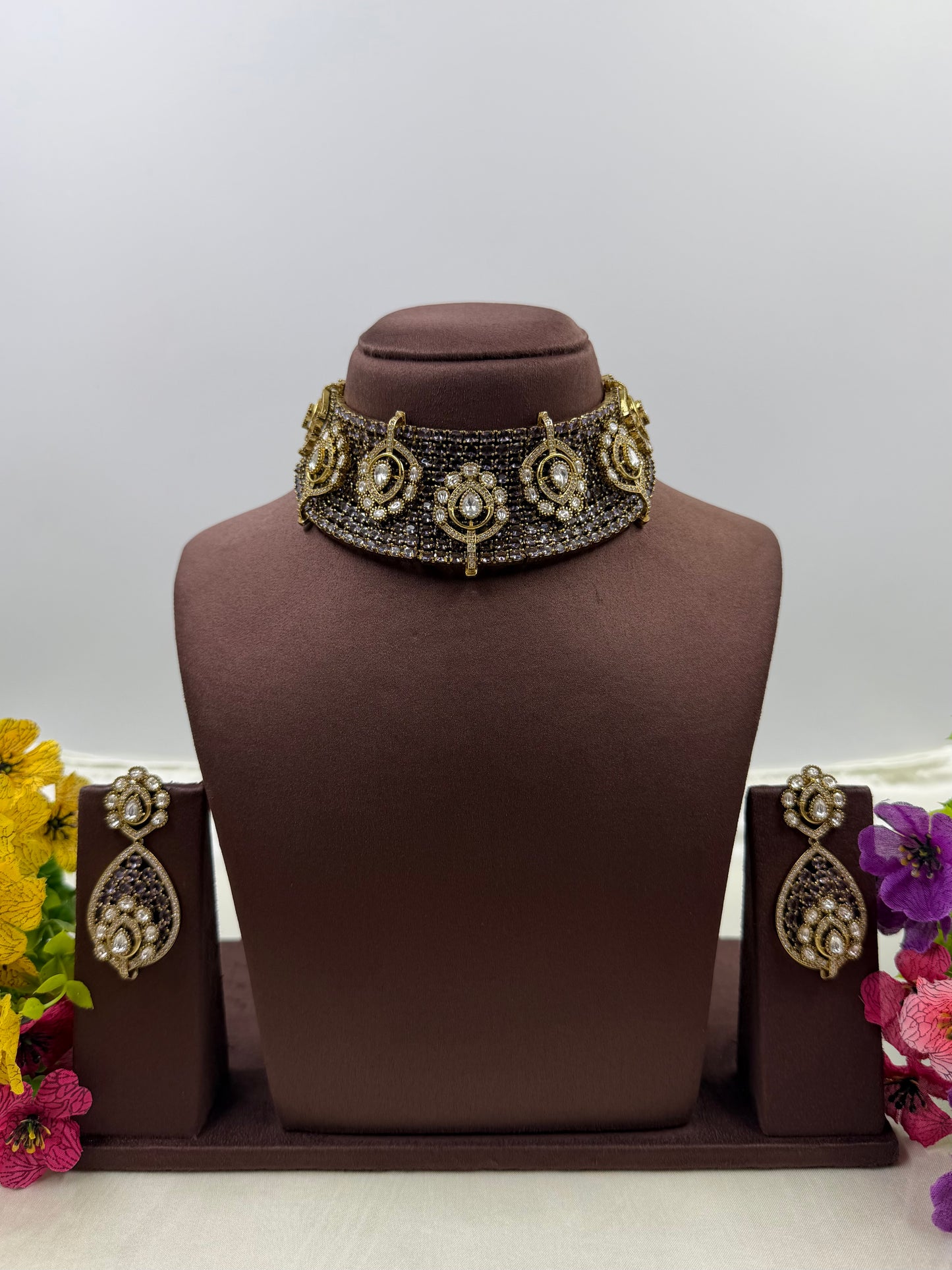 Tata Victorian Choker Necklace Set