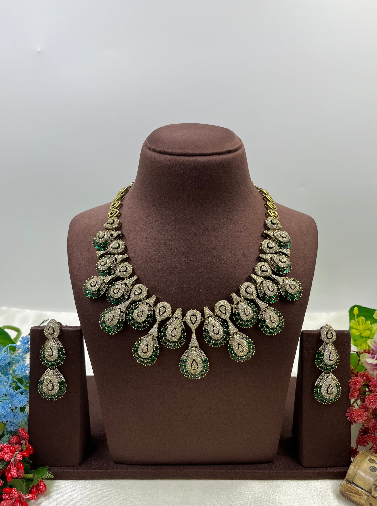 Vinita Victorian American Diamond Necklace