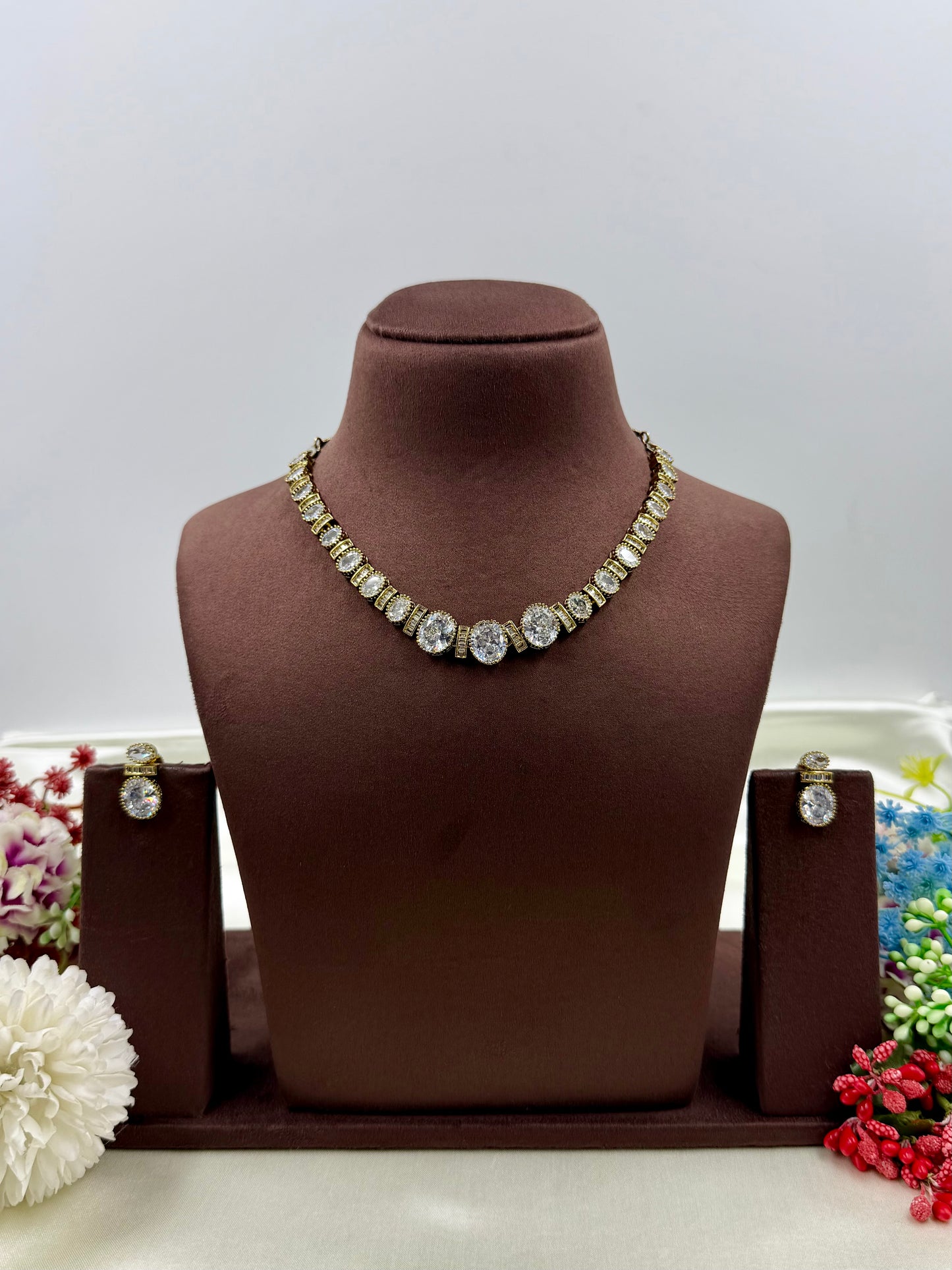 Vaishali Victorian Delicate Necklace