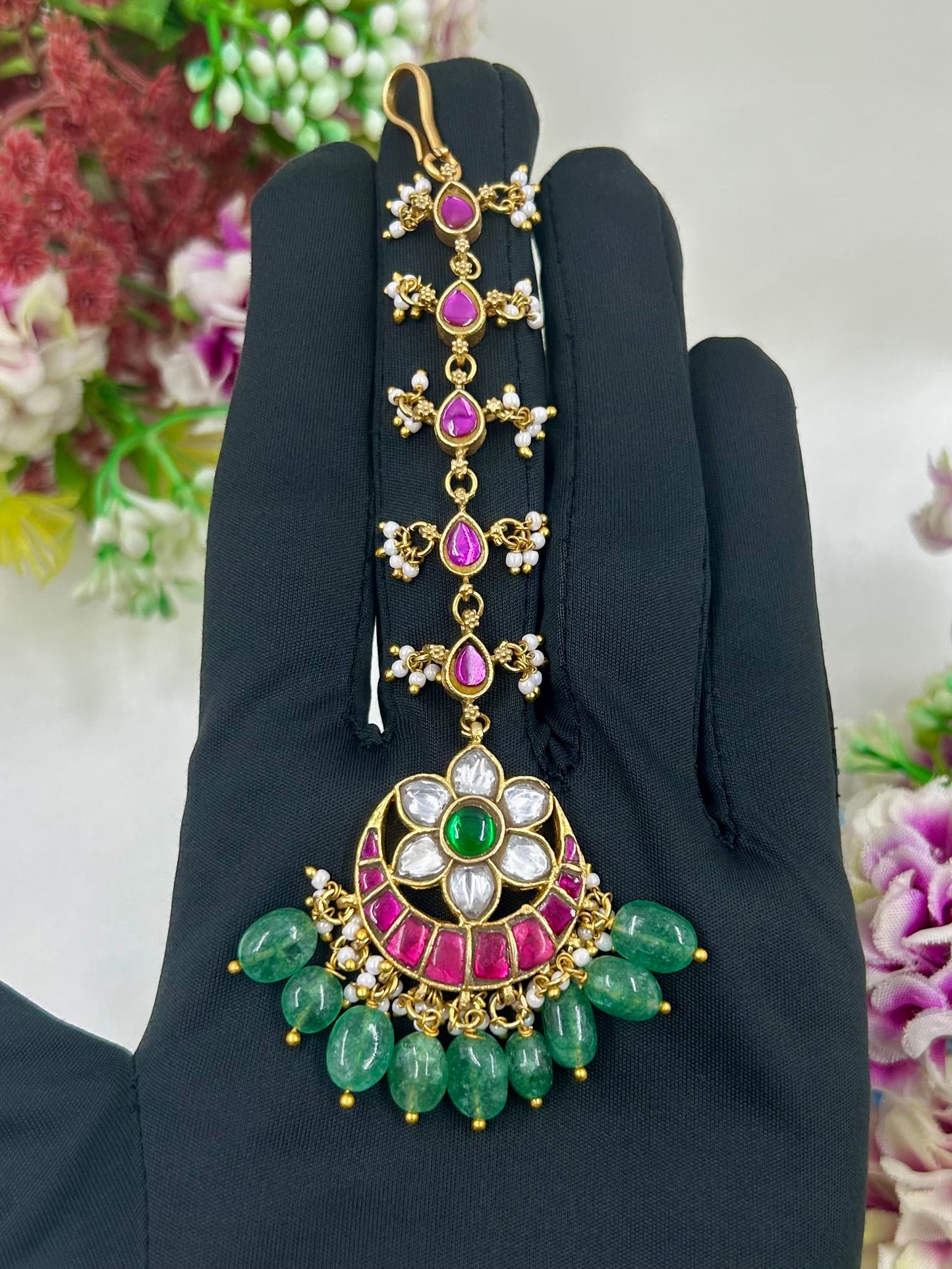 Prachi Pachi Kundan Mang Tika