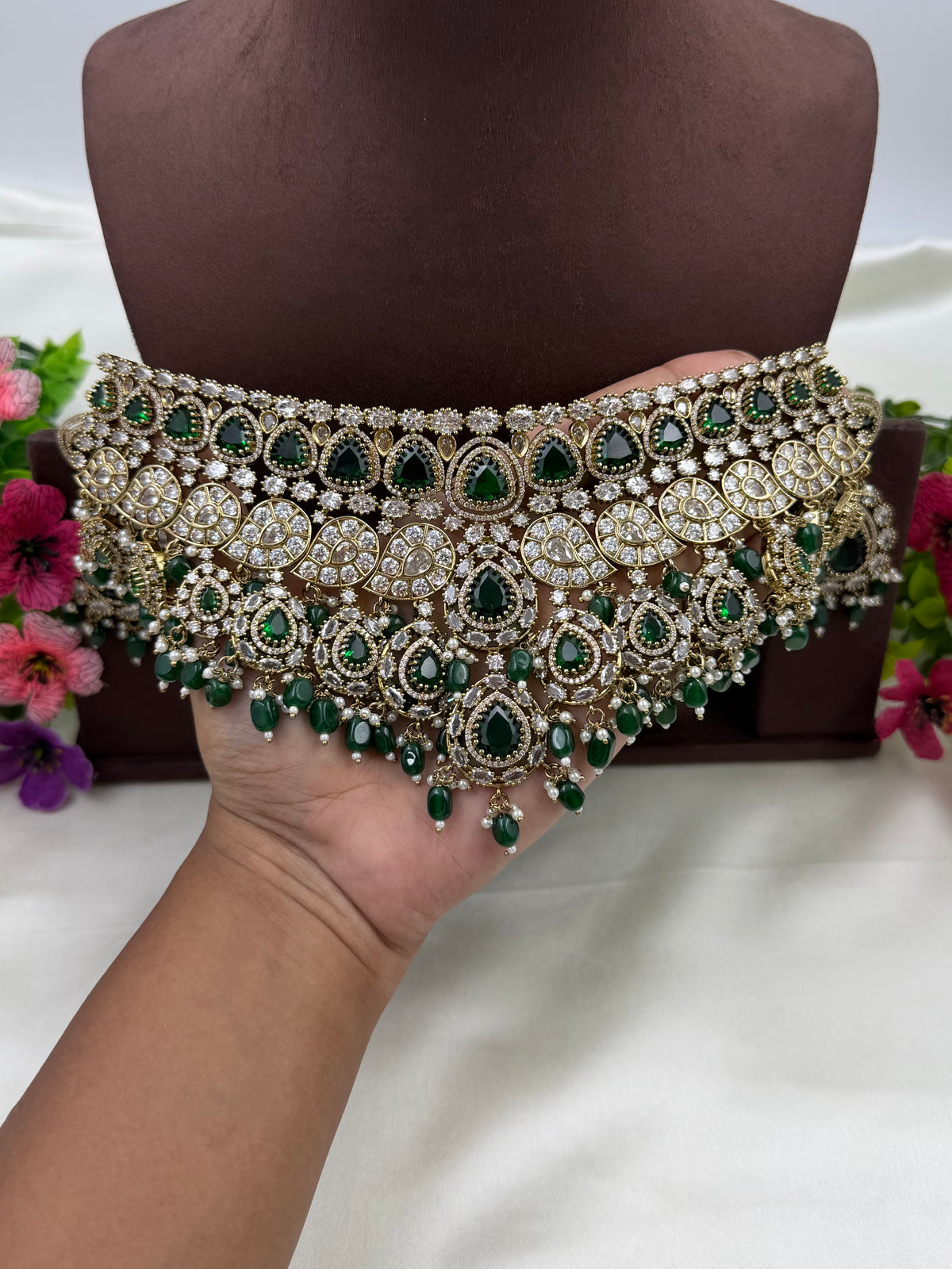 Archita Victorian Choker Necklace Set