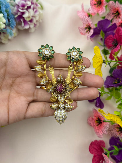 Prachi Emerald Floral Ring ( Adjustable )