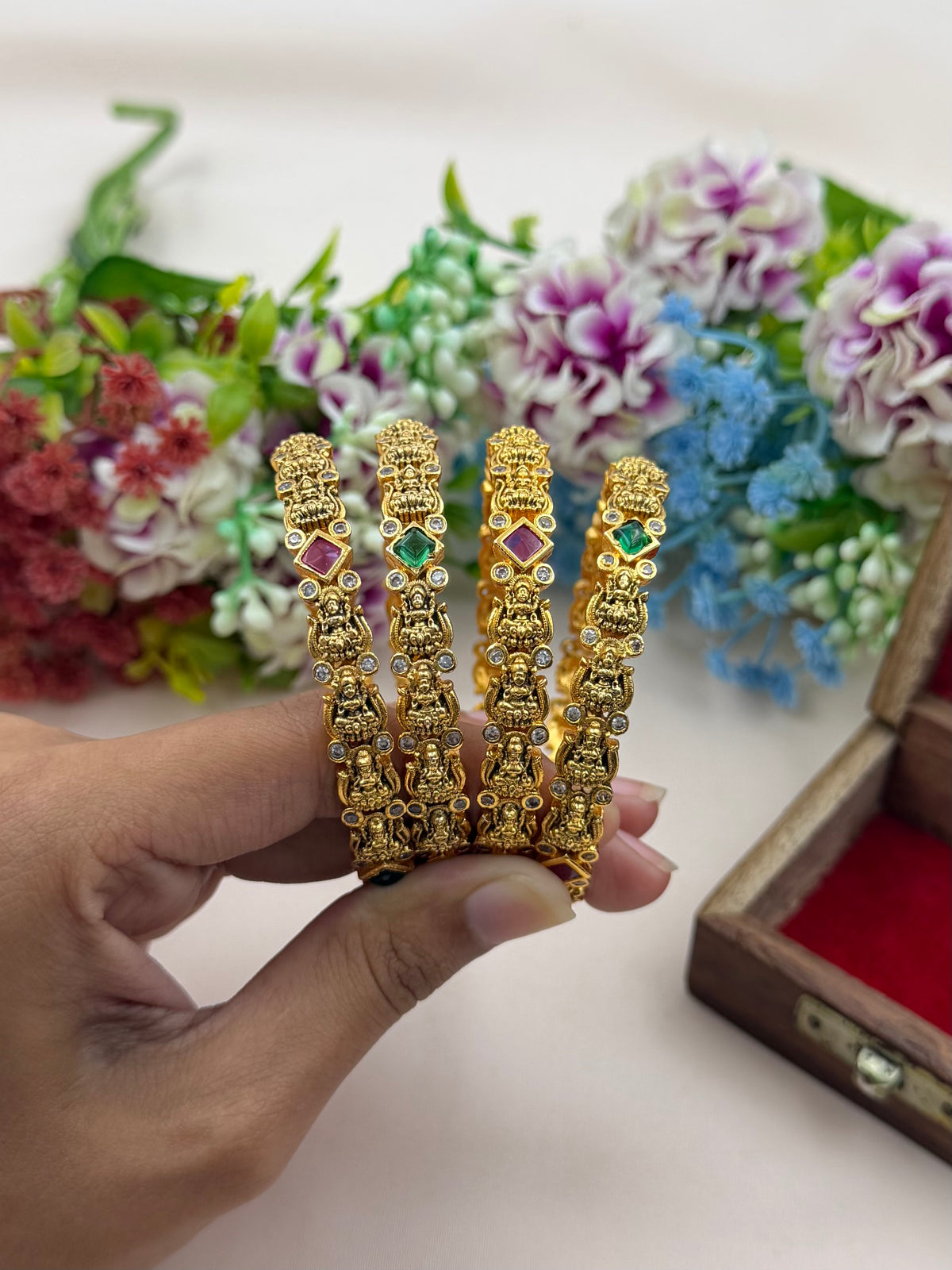 Manasi South Temple Bangles